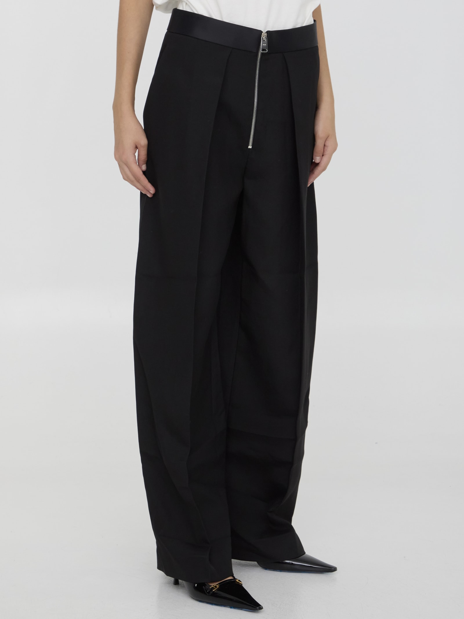 Shop Khaite Marine Pants In Black