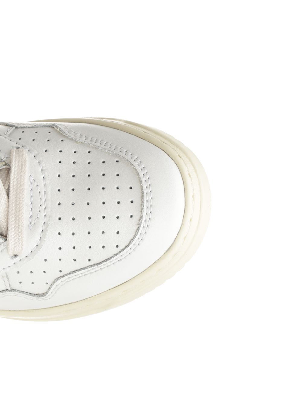 Autry Medalist Low Sneaker With Contrast Heel Tab In White