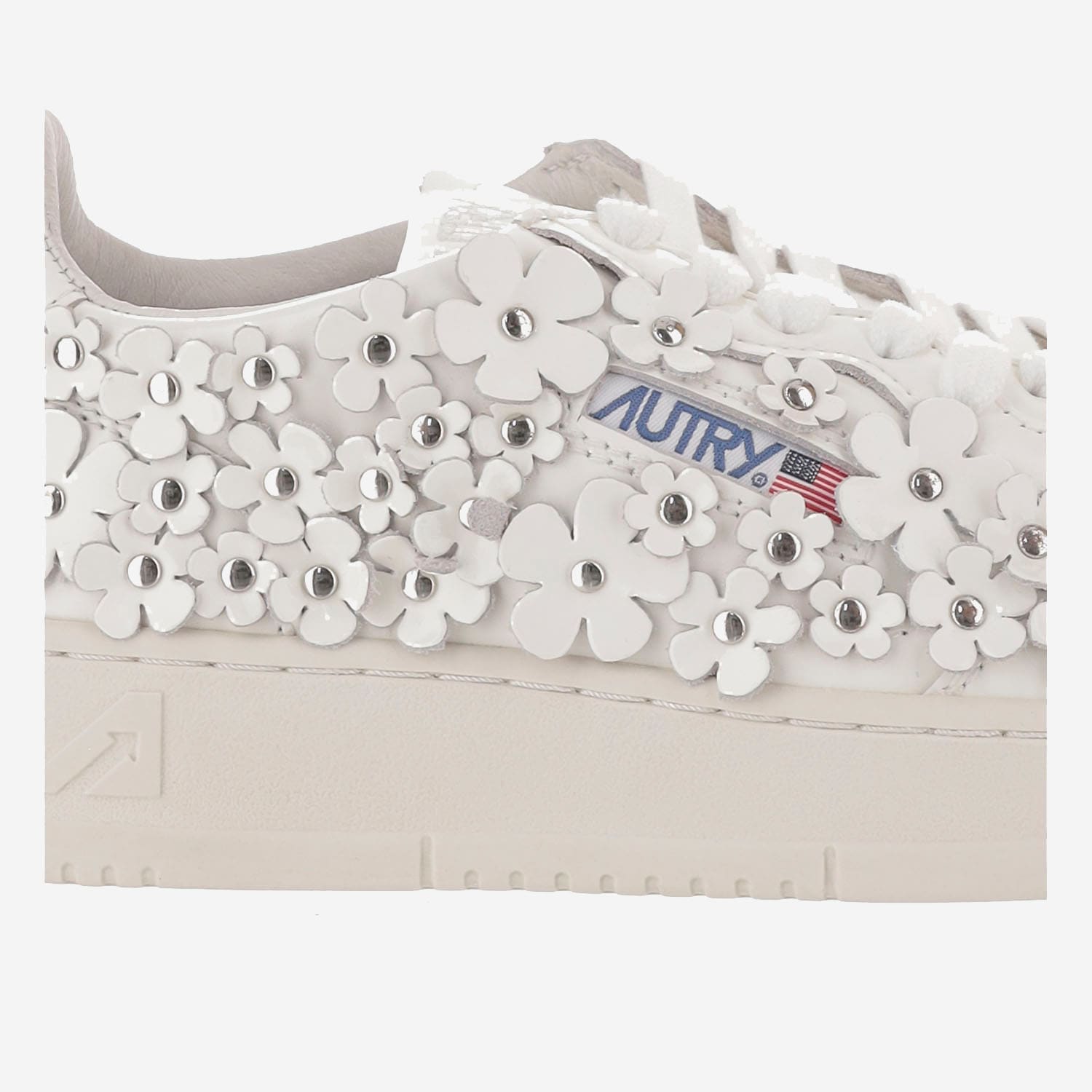 Autry Low-top Sneakers With Clean Silhouette And Rounded Toe In Neutral