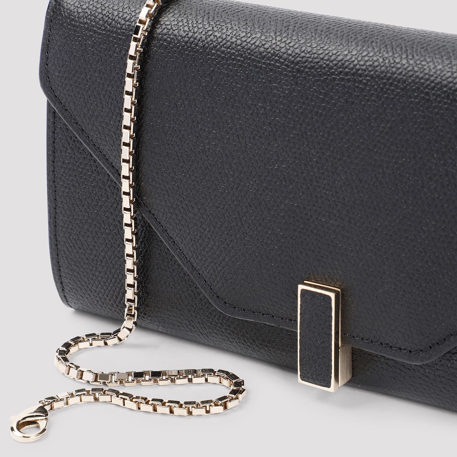 Shop Valextra On Chain Wallet In Nn Nero