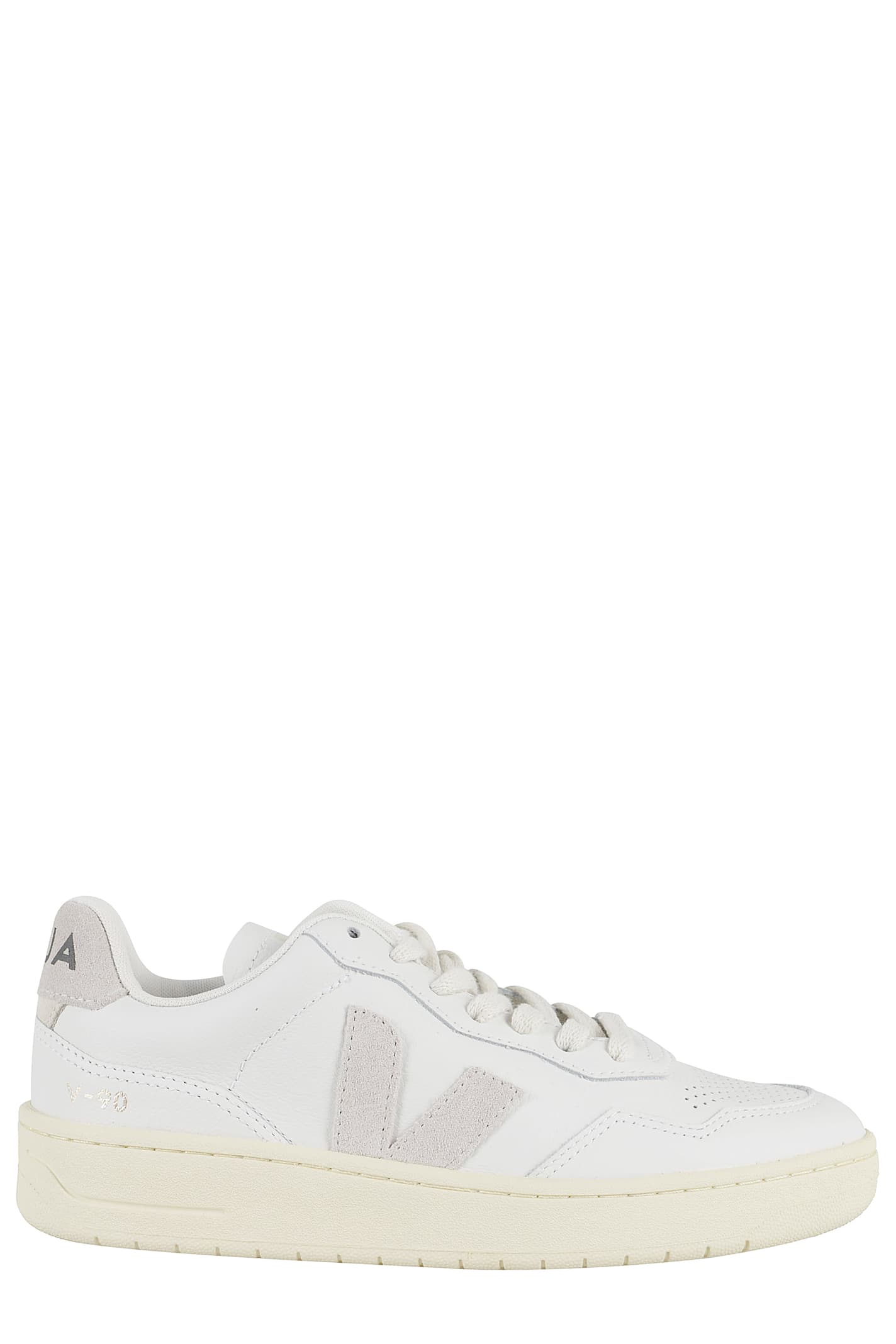 Shop Veja V90 In Extra White Natural