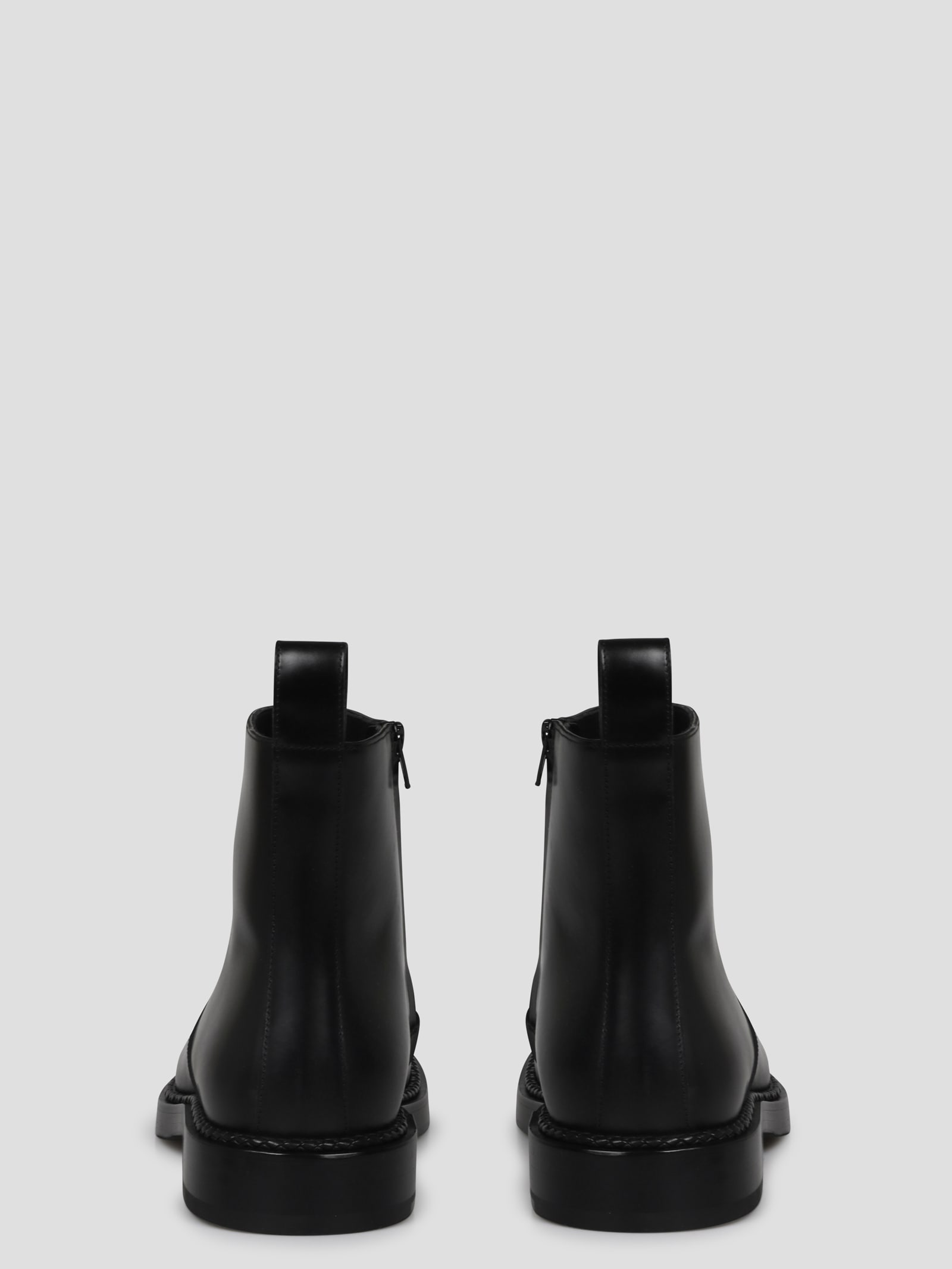 Bottega Veneta Ben Leather Ankle Boots In Black