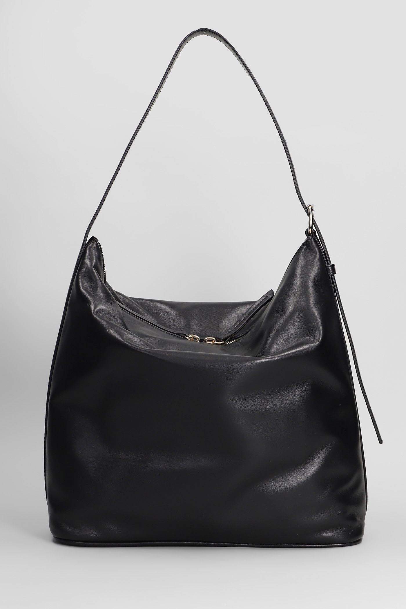 Apc A.p.c. Women Maxi Vera Shoulder Bag In Black