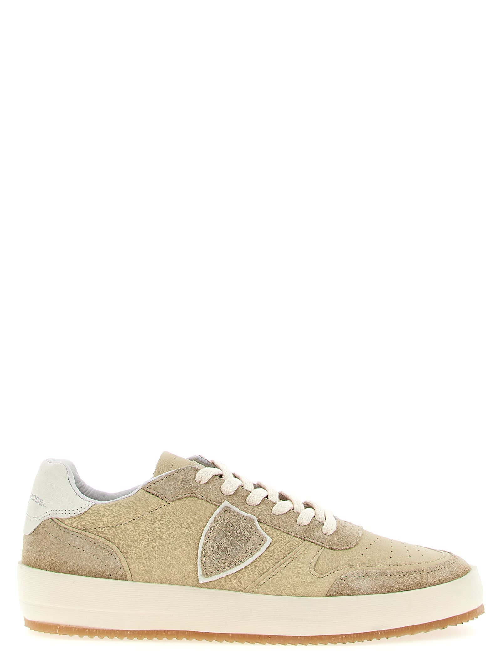 nice Low Sneakers