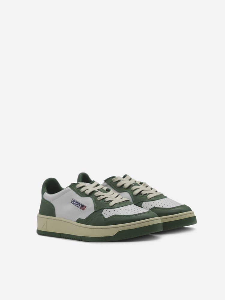 Shop Autry Sneakers Medalist Wb03 In Wht/green