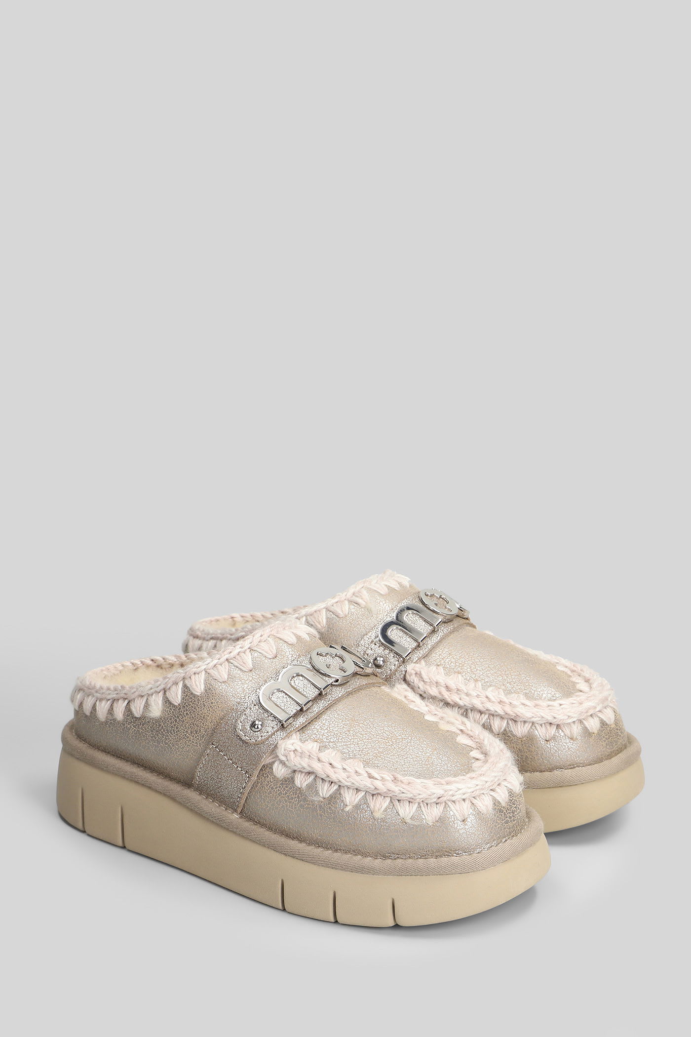 Mou Bounce Clog In Laminated Sheepskin Stone Color In Gray