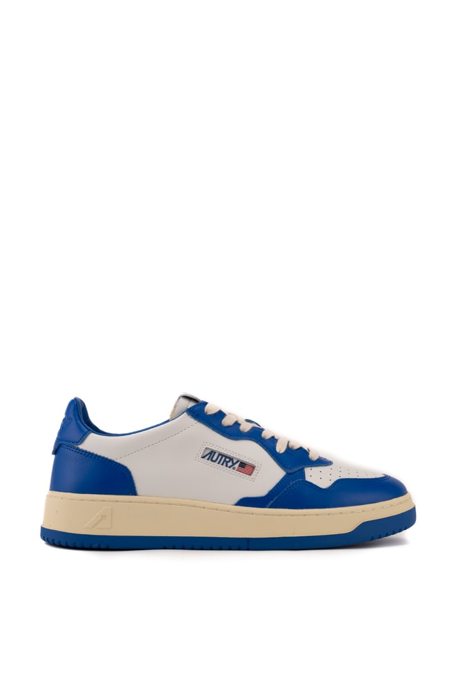 Autry Medialist Low Sneakers In Two-tone Leather In White/blu