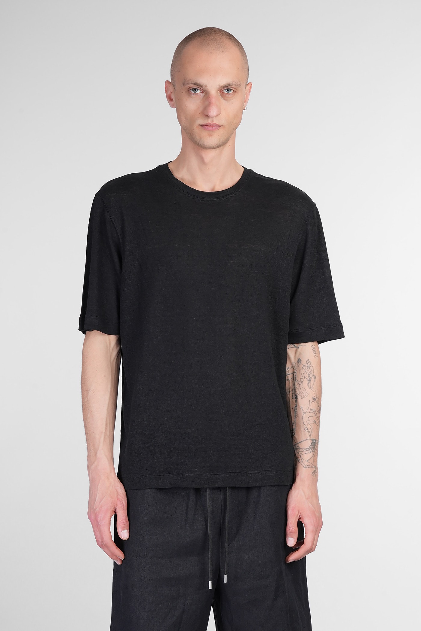 T-shirt In Black Linen