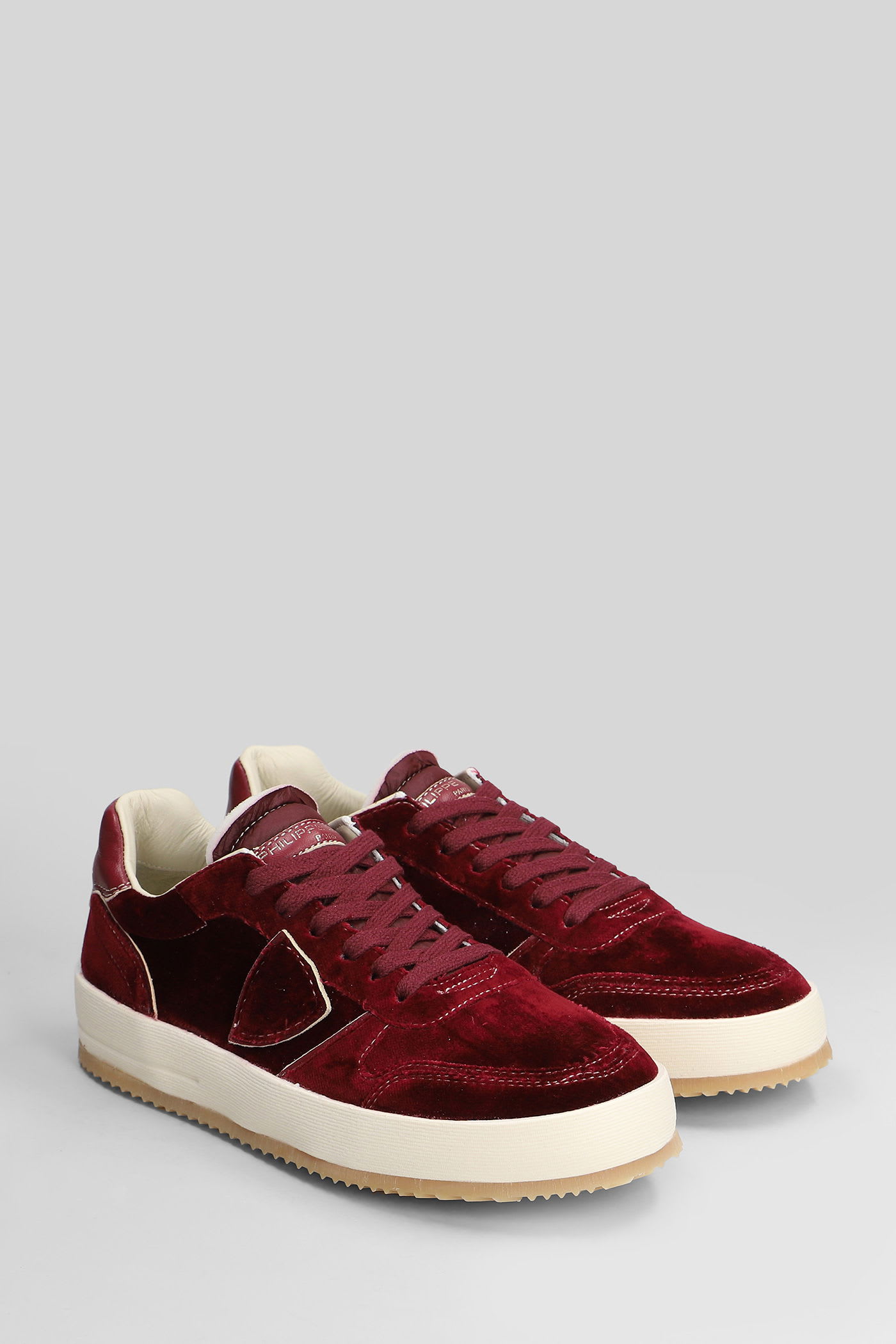 Philippe Model Nice Low Sneakers In Bordeaux Velvet In Burgundy
