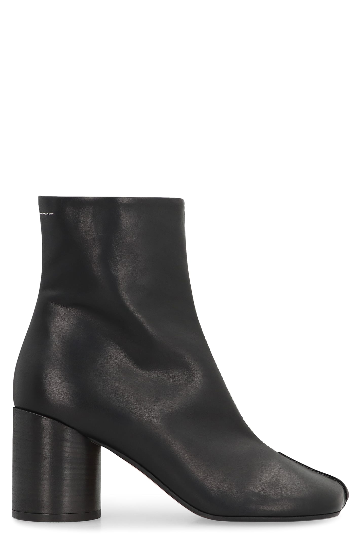 Mm6 Maison Margiela Round Toe Leather Ankle Boots With Seam Detailing In Black