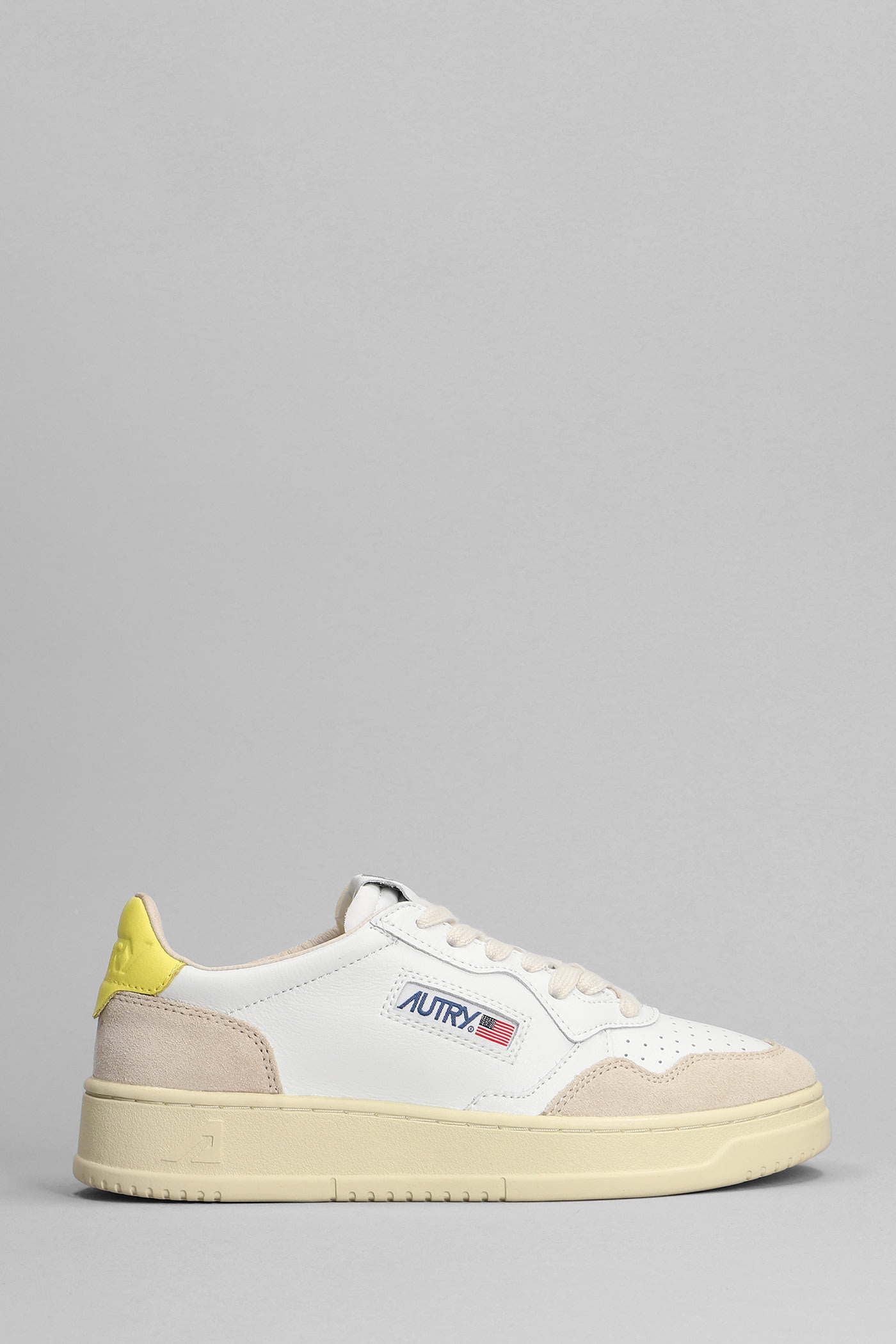 Autry 01 Sneakers In White Suede And Leather In White