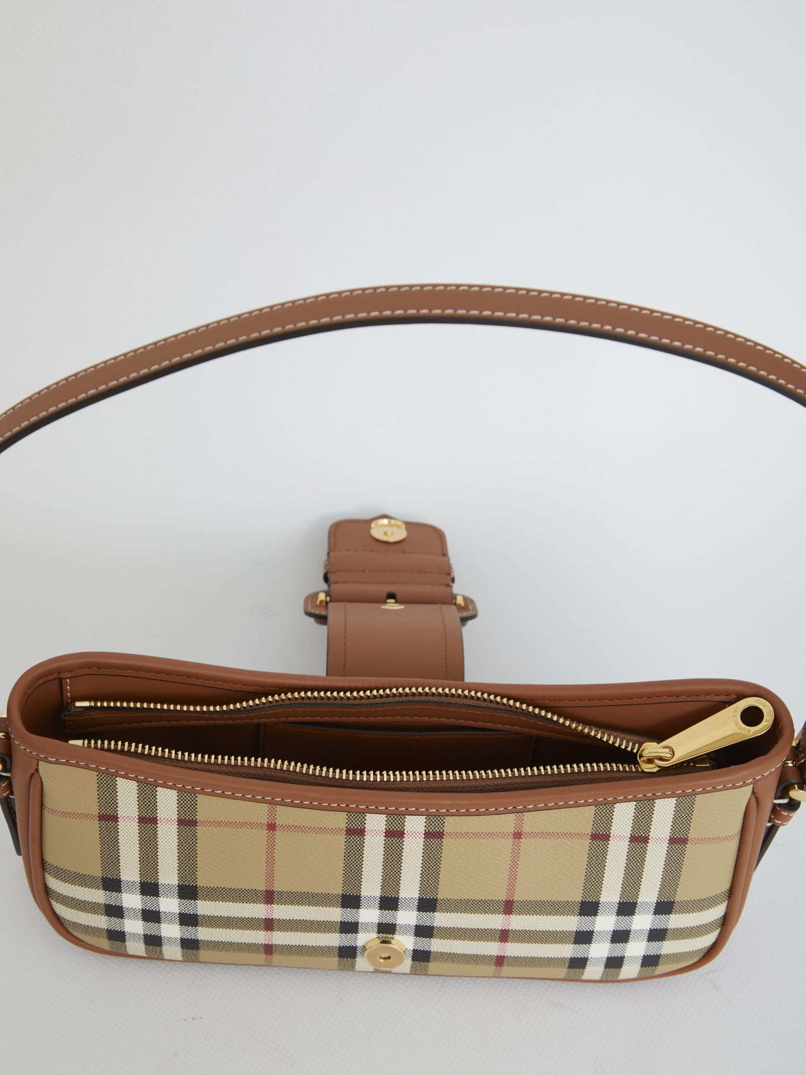 【BURBERRY】LL SLING BAG DFC◆8108527154367 SNUGIPCHCK Burberry LL SLING BAG DFC (8108527154367) – LOZURI®