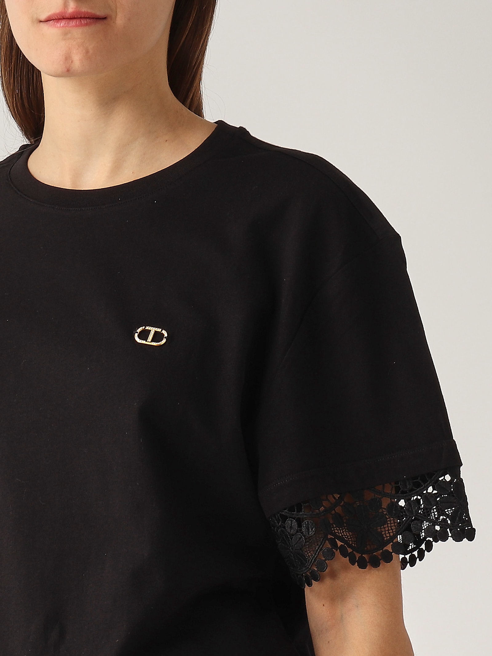 Twinset T-shirt With Lace Sleeves In Nero