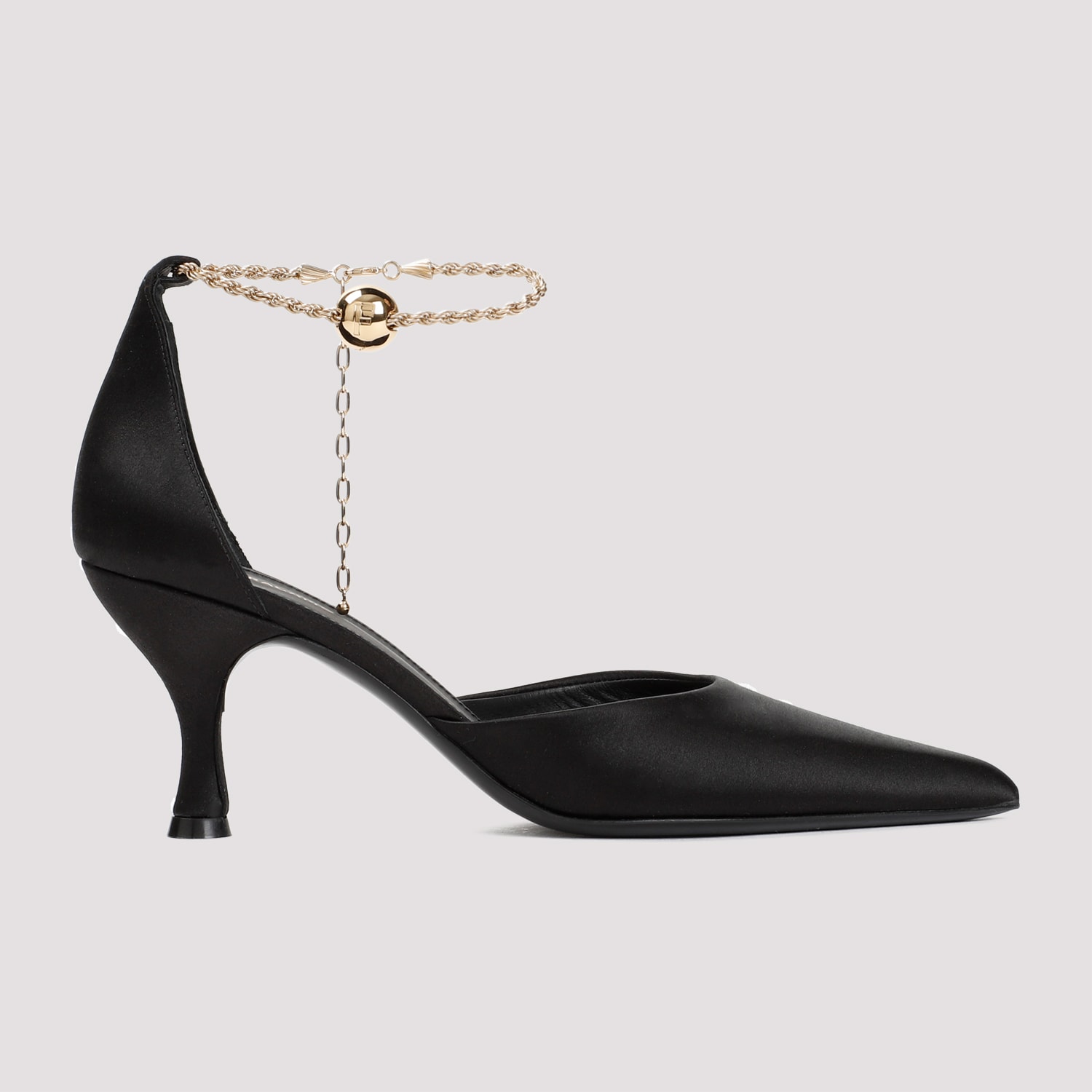 Shop Ferragamo Dana 70 Pumps In Nero