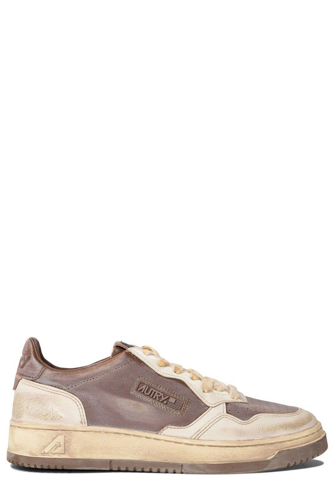 Shop Autry Medalist Low Super Vintage Sneakers In Leat/mud Patridge