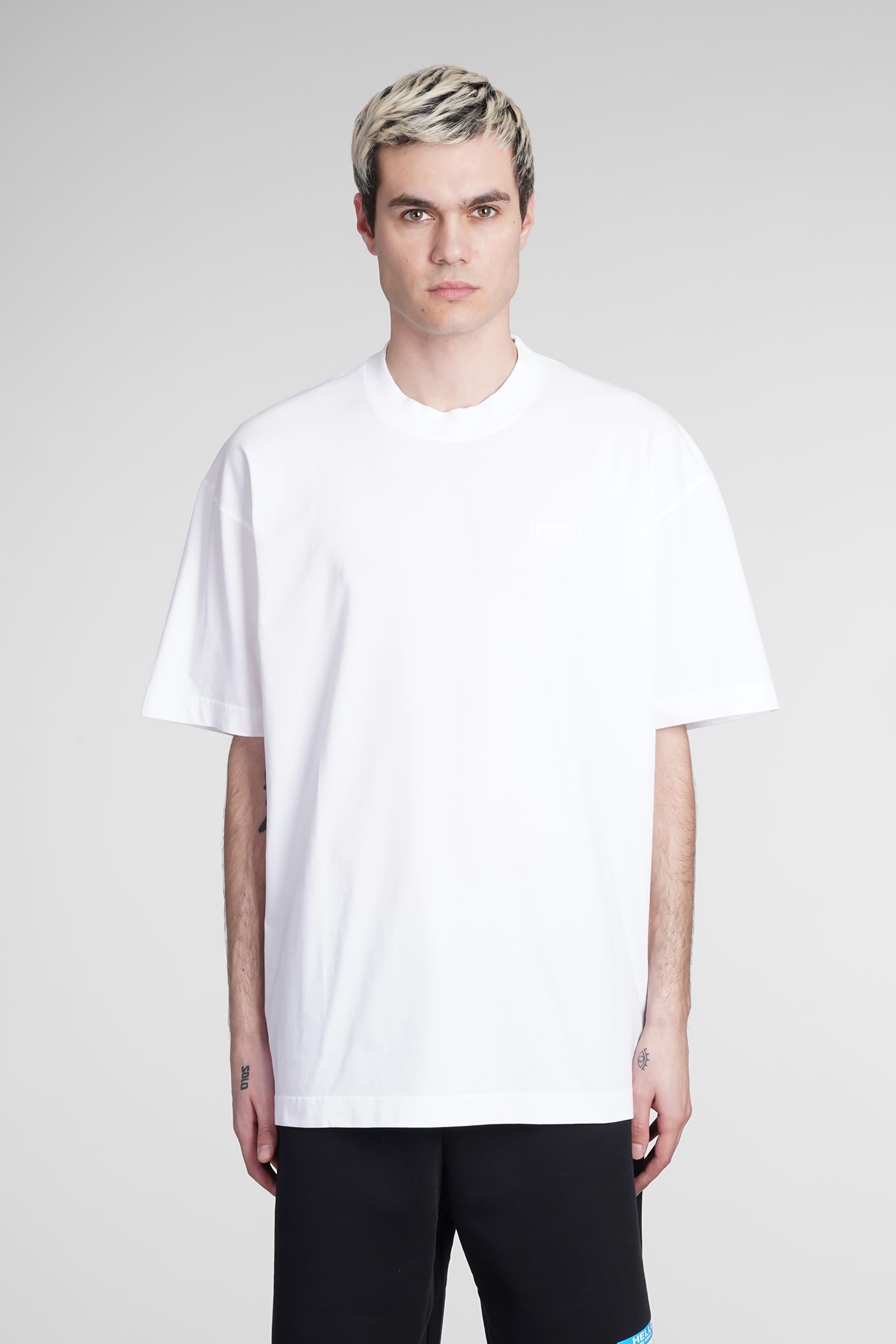 VETEMENTS T-SHIRT IN WHITE COTTON