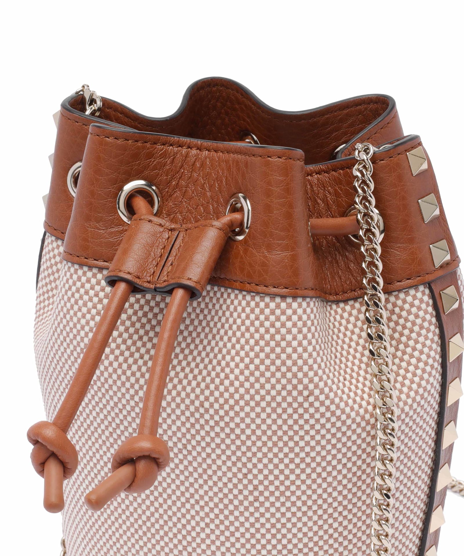 VALENTINO GARAVANI ROCKSTUD BUCKET BAG