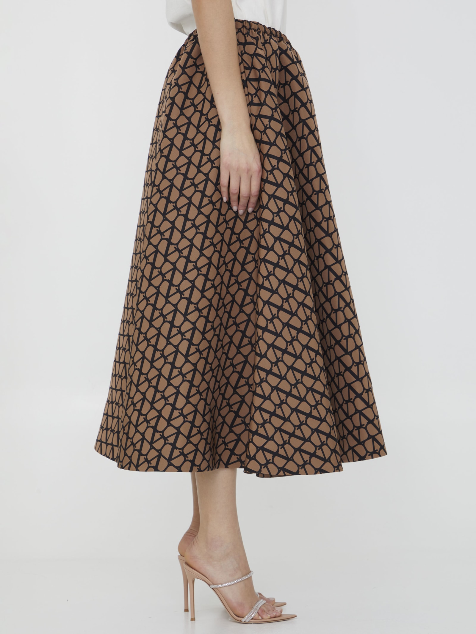 Shop Valentino Toile Iconographe Skirt In Light Camel/nero
