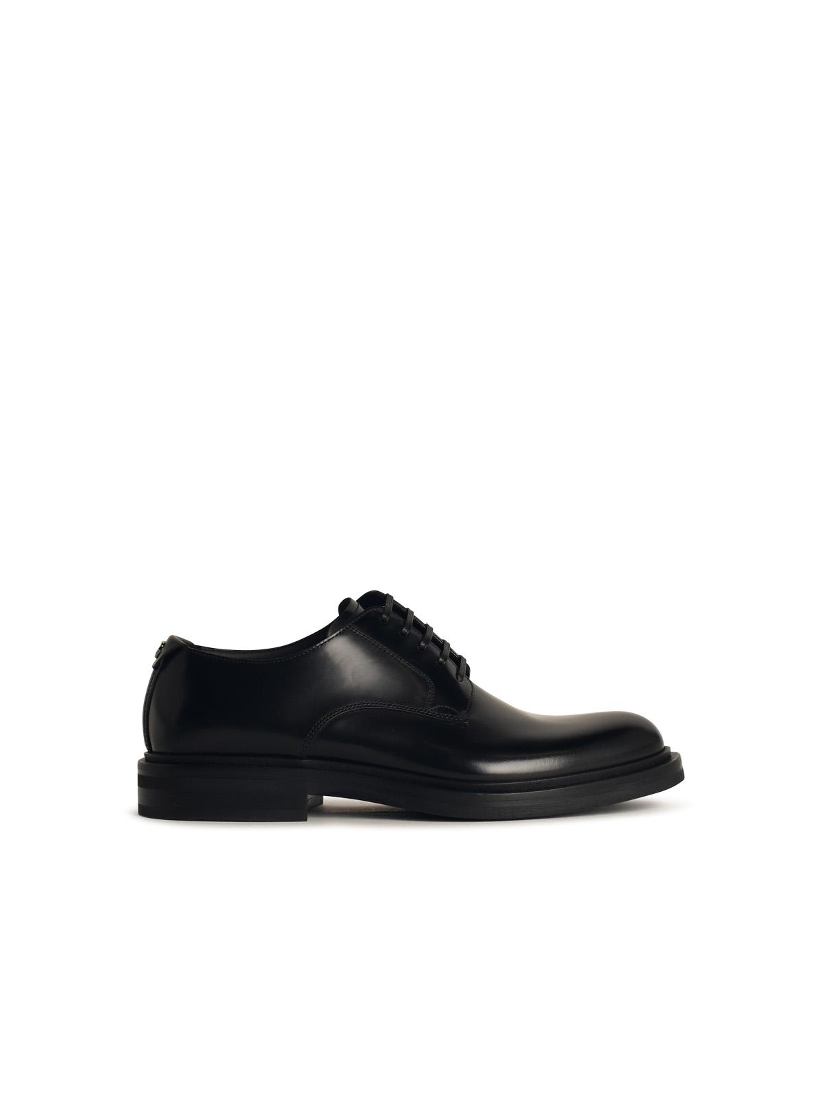 Scarpa derby In Shiny Black Leather