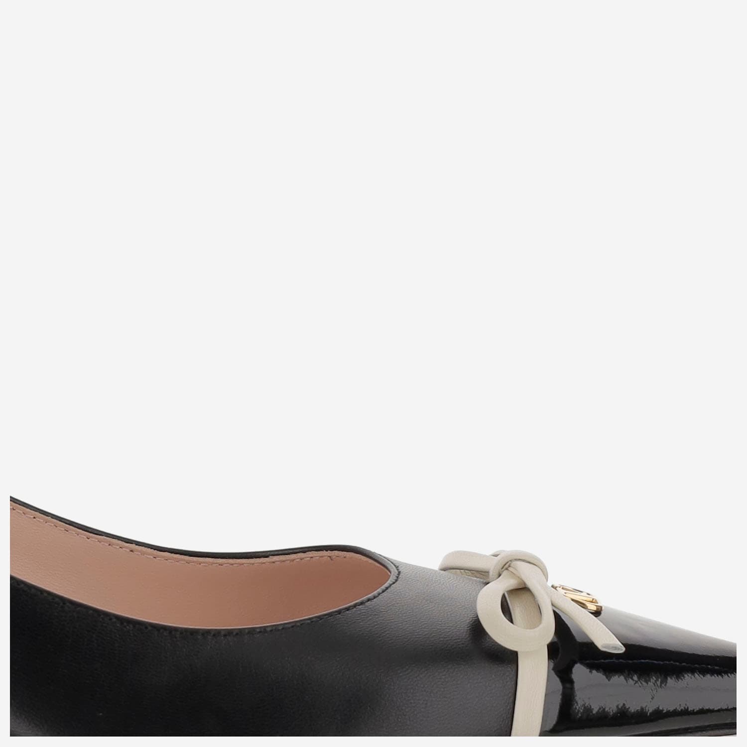 Valentino Verzierte Pumps Bepointy 45 Aus Leder In Nero/ivory