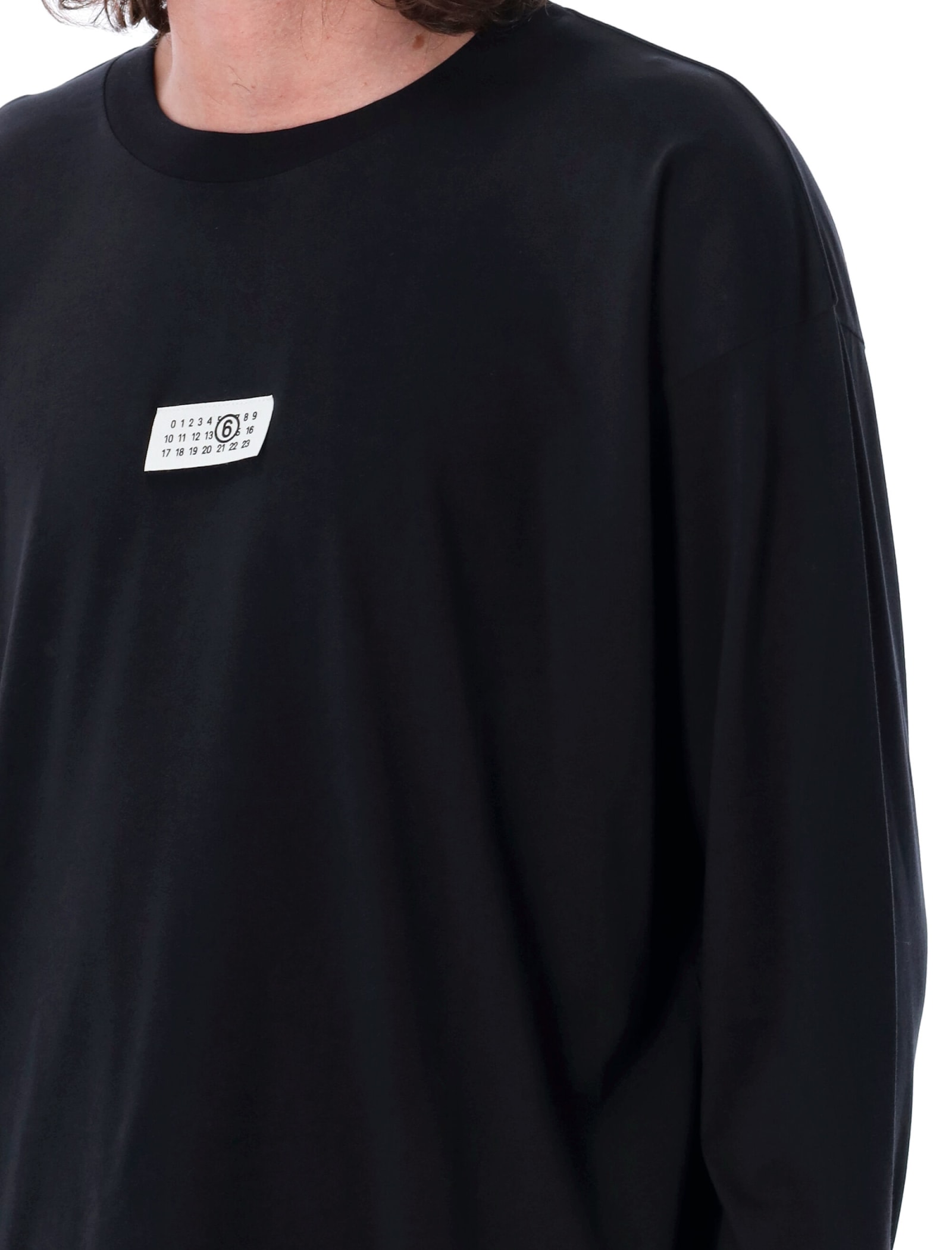 Shop Mm6 Maison Margiela T-shirt Tag Long Sleeve In Black