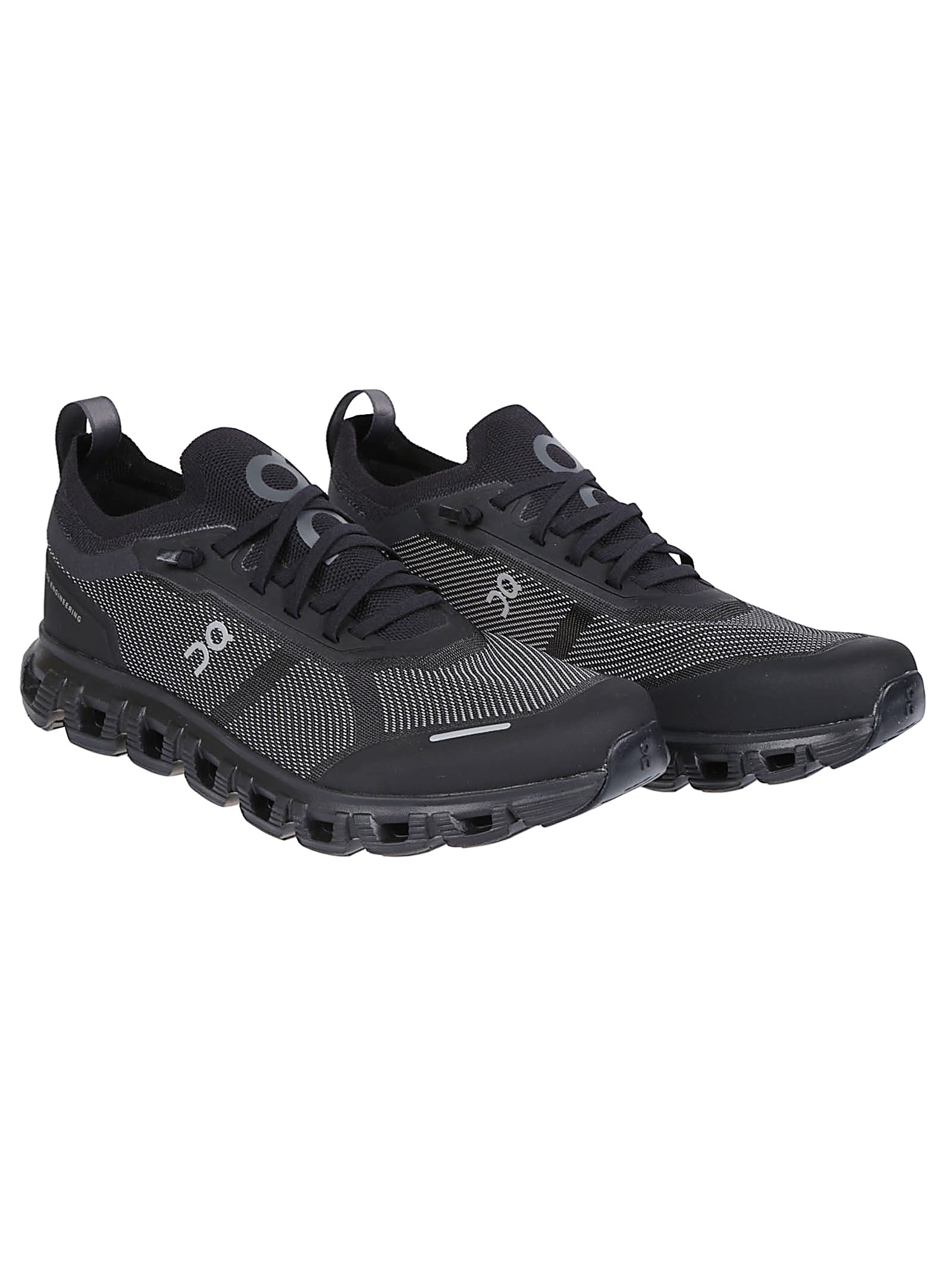 On Cloud 6 Versa Trainers In Black