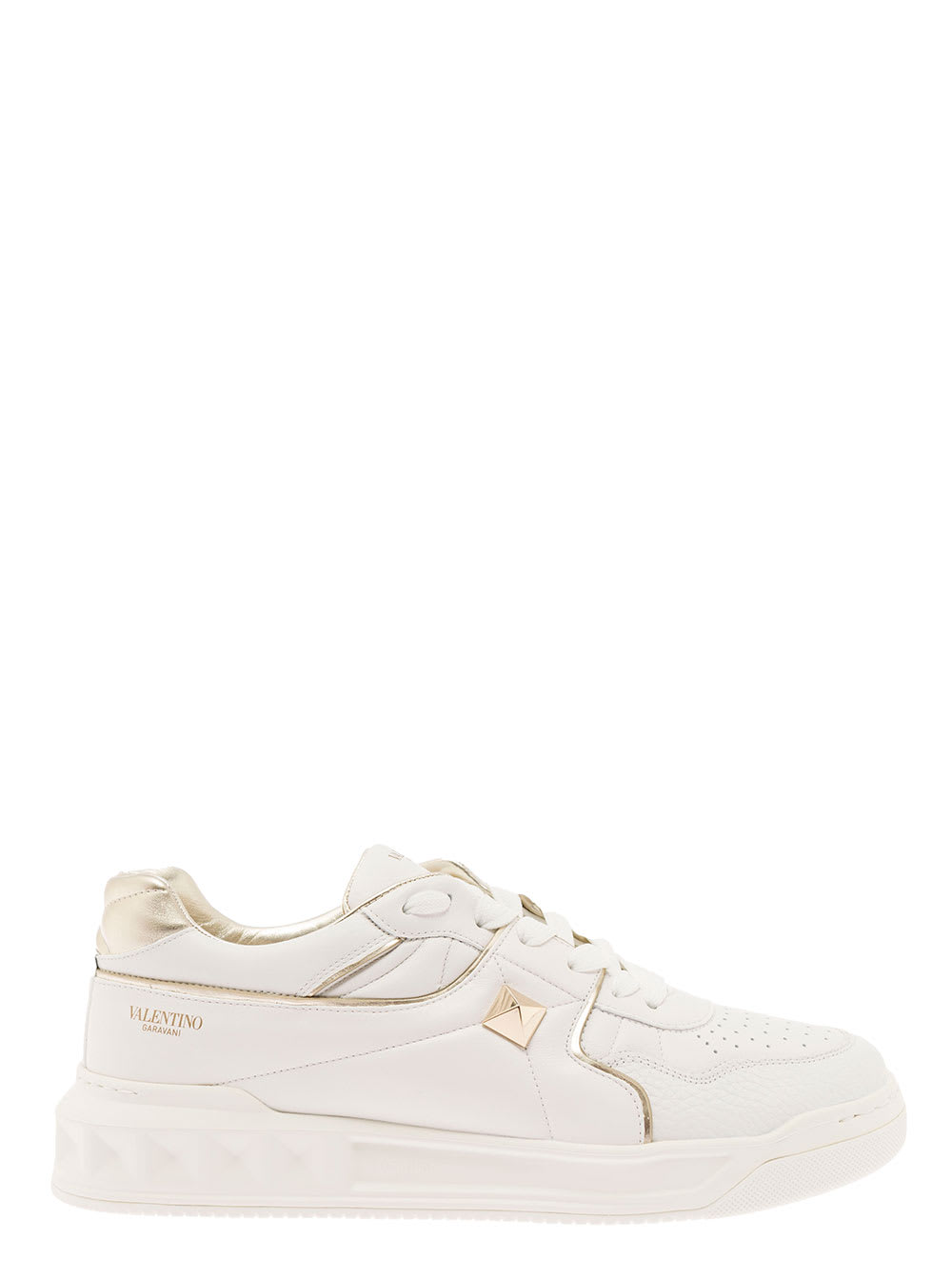 VALENTINO GARAVANI ONE STUD WHITE LOW-TOP SNEAKERS WITH MAXI STUD DETAIL AND GOLD-TONE TRIM IN LEATHER MAN