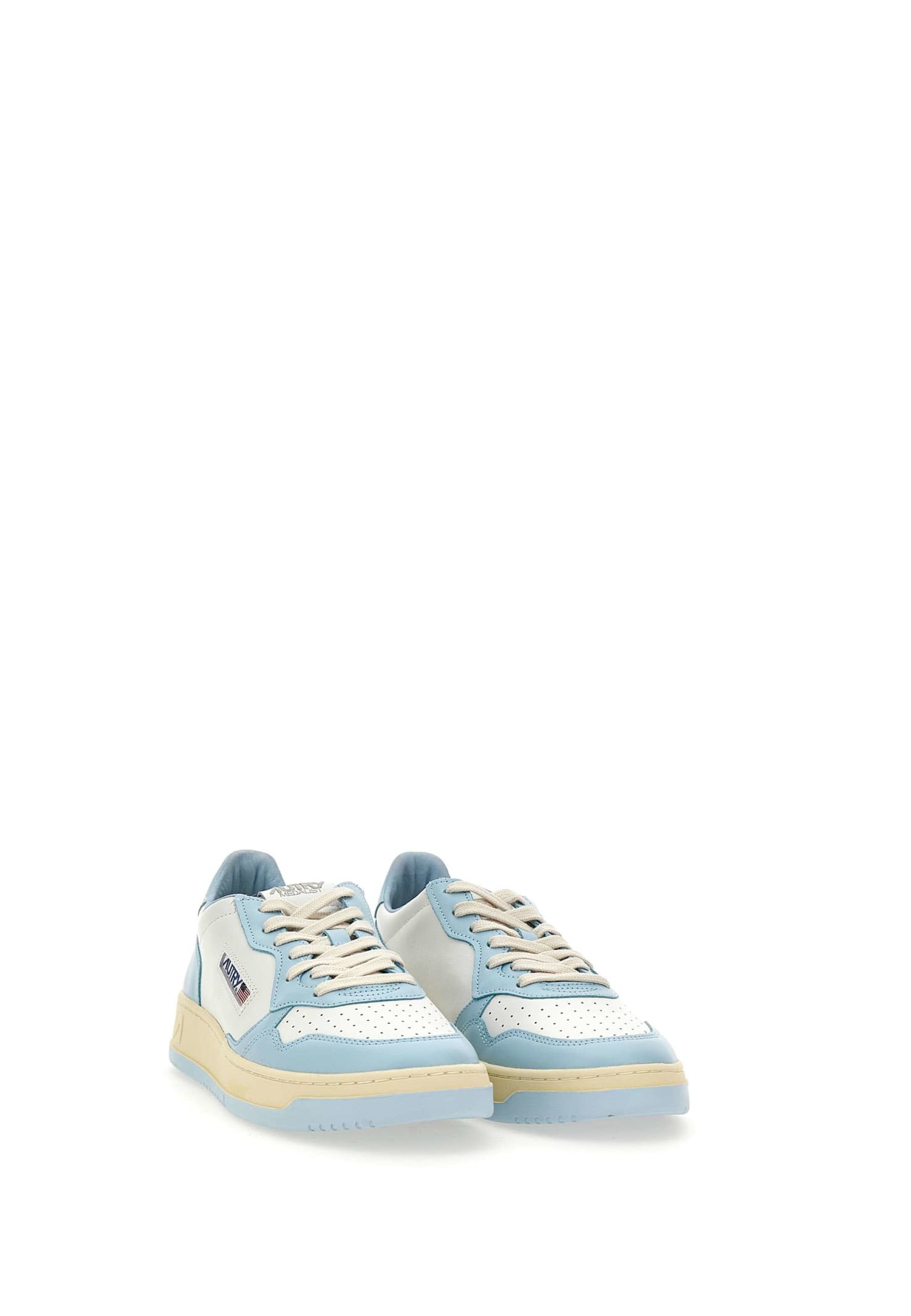 Shop Autry Aulm Wb40 Sneakers In White-blue