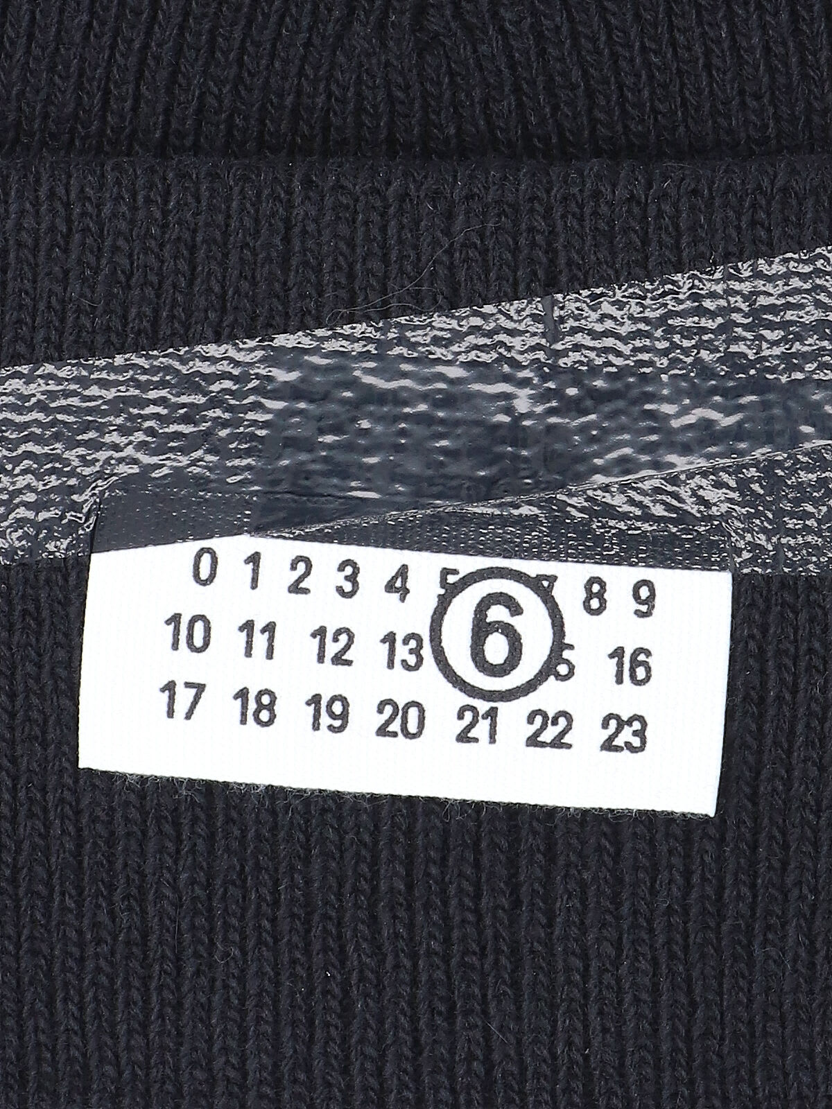 Mm6 Maison Margiela Numeric Beanie In Black