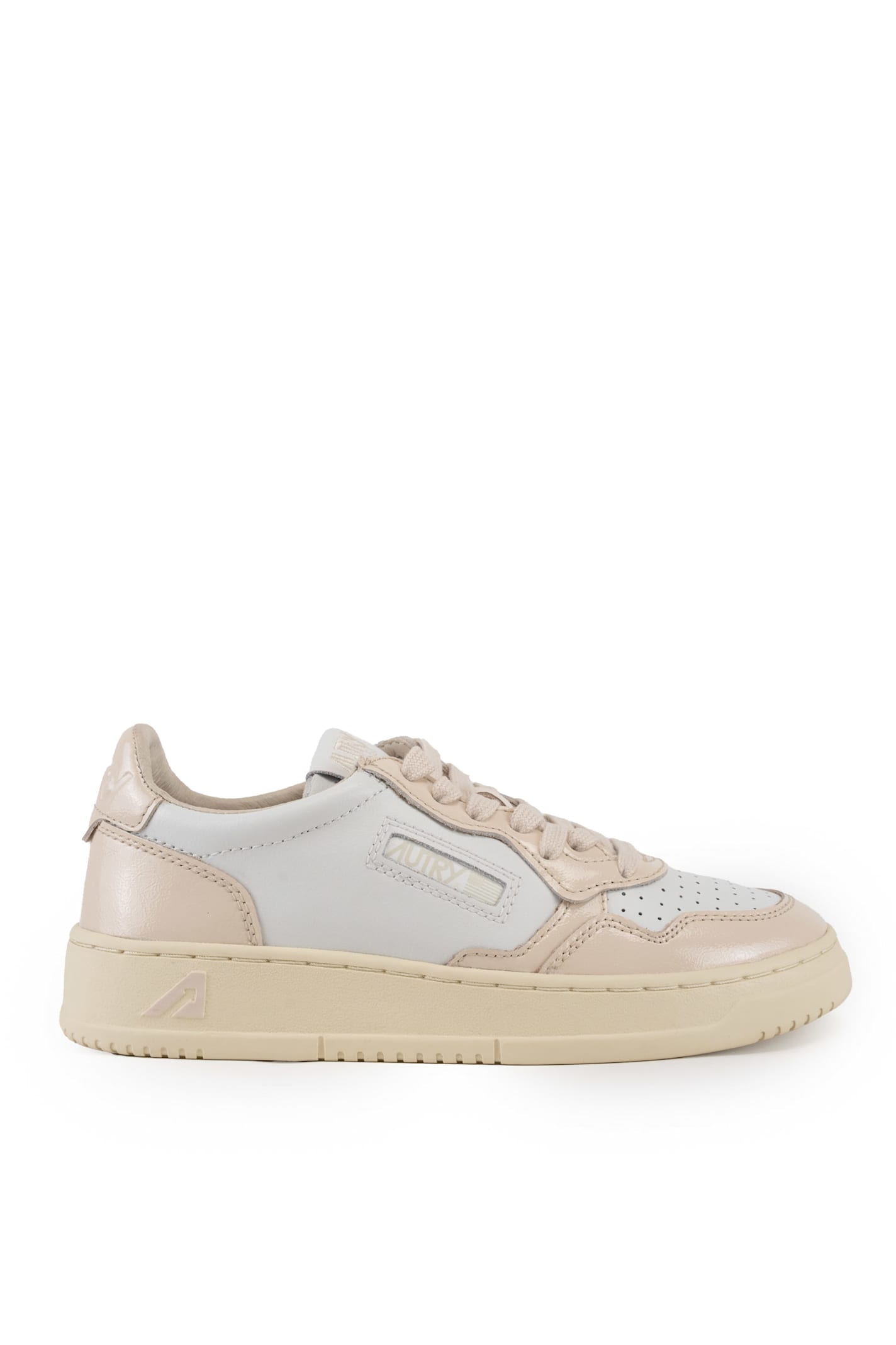 Autry Medalist Low Low-top Leather Sneakers In Neutral