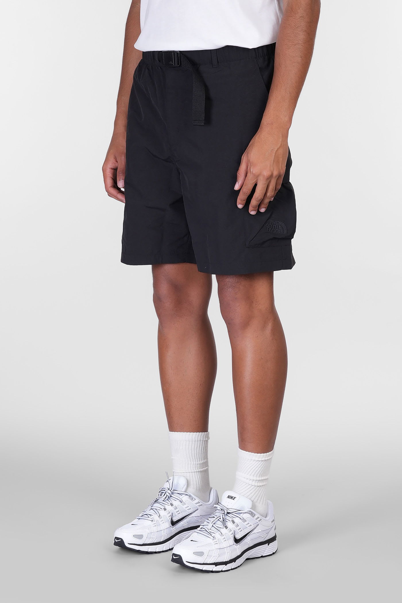 The North Face Cargo Pocket Short Shorts In Black Nylon