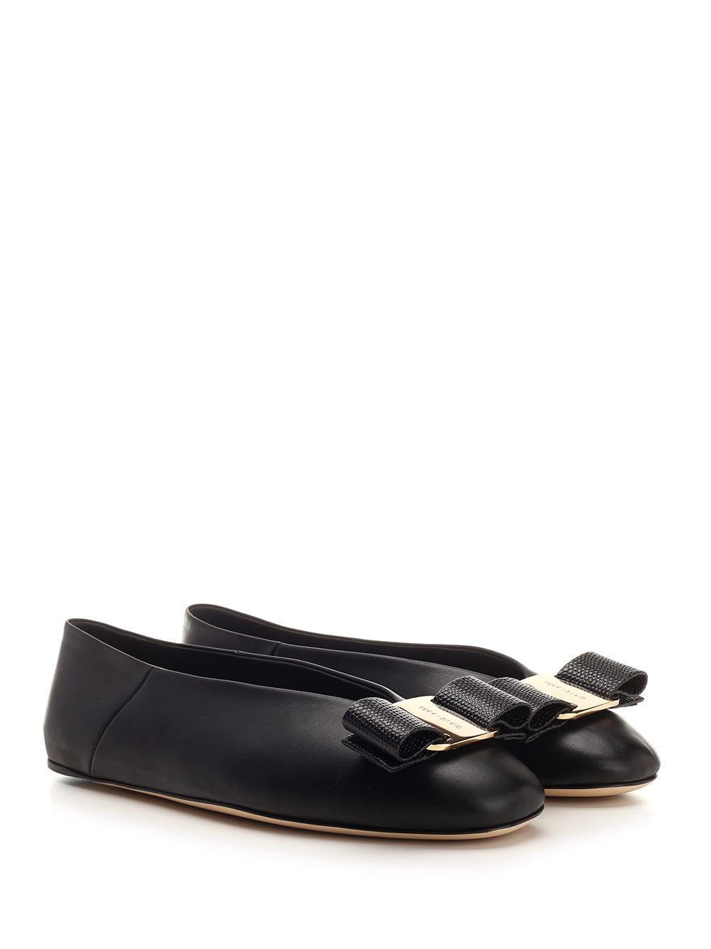 Shop Ferragamo Vara Bow Ballerina In Black