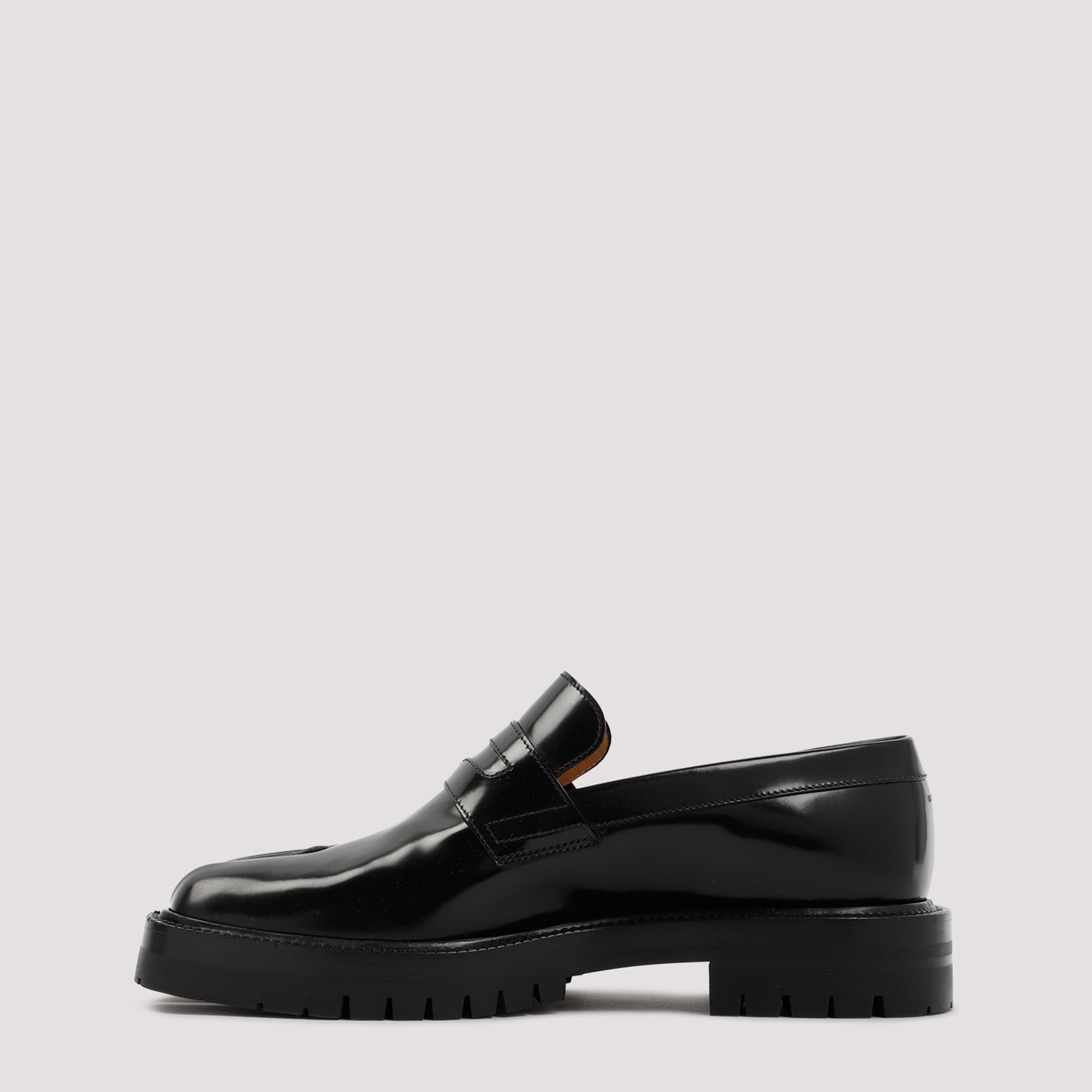 Maison Margiela Black Tabi Leather Loafers In Black