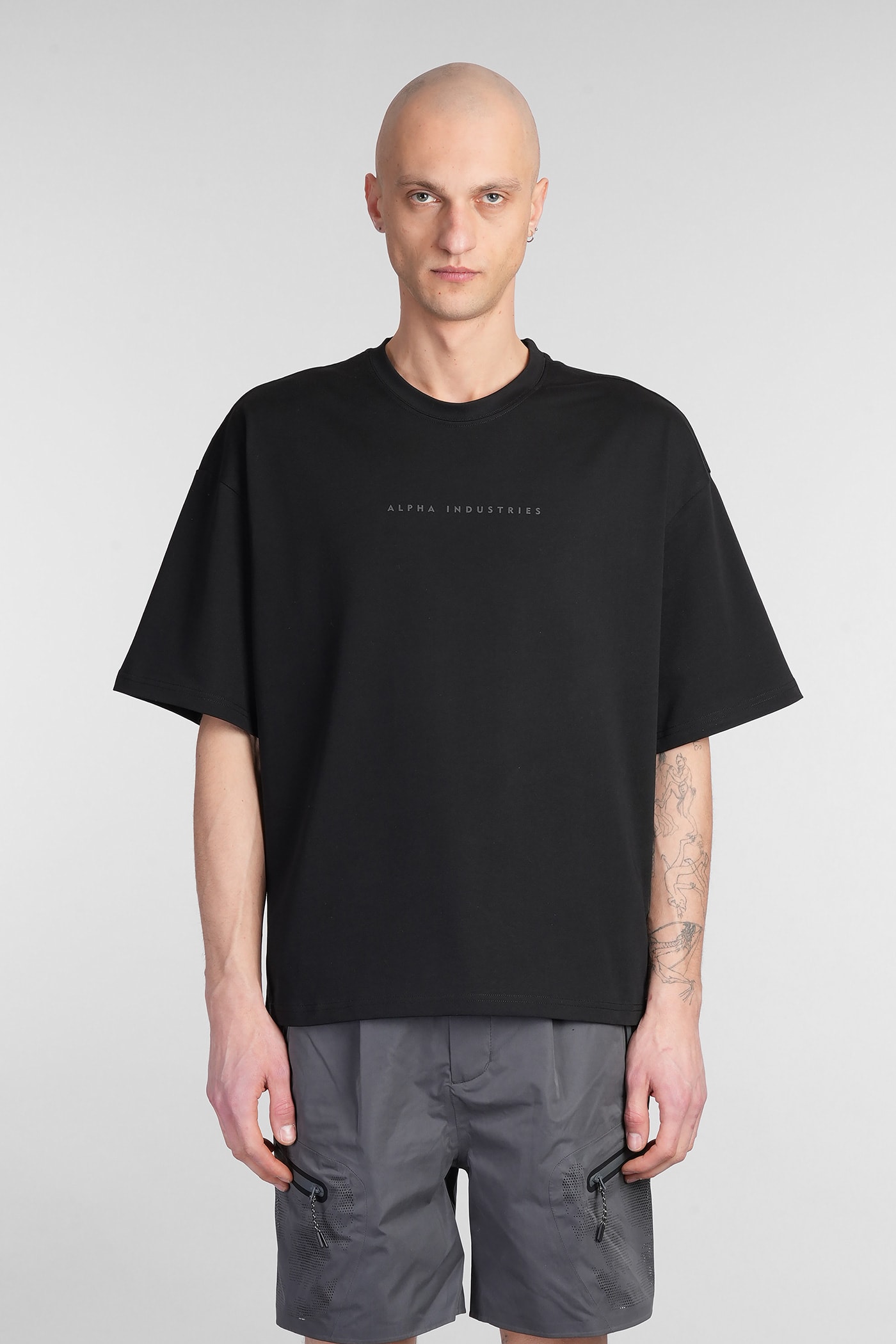 ALPHA INDUSTRIES BASE T-SHIRT T-SHIRT IN BLACK COTTON