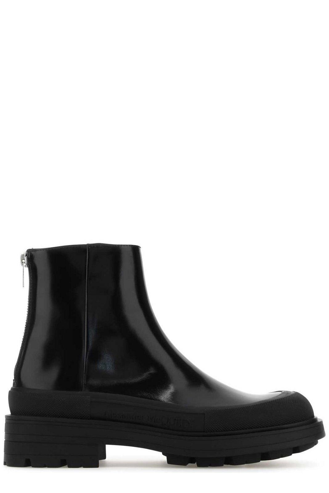 Alexander Mcqueen Zipped Ankle Boots In Nero