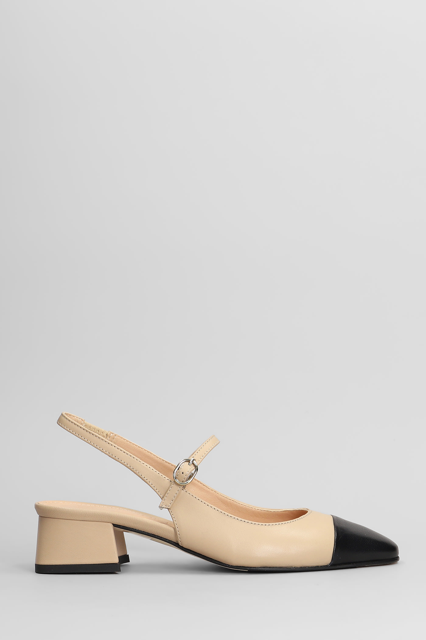 Pumps In Beige Leather
