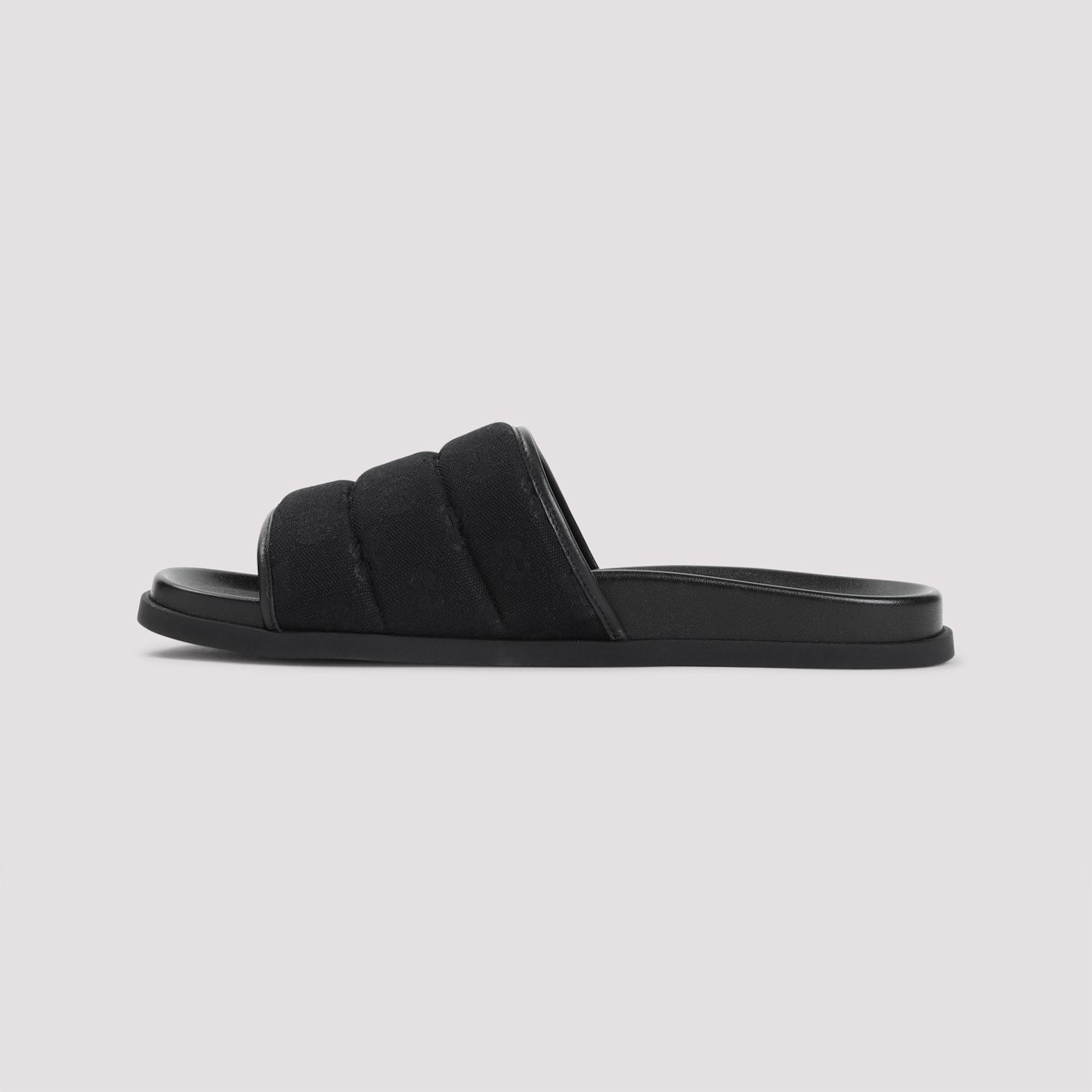 Gucci Gg Slides In Black