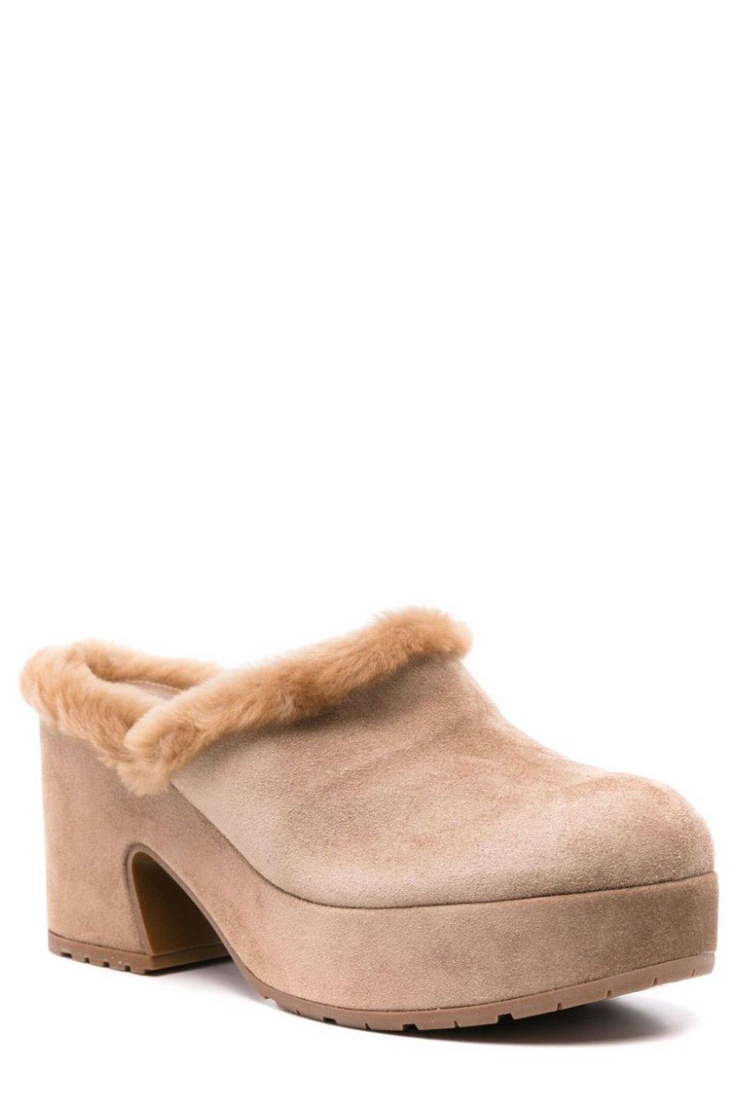 Shop Gianvito Rossi Lyss Slip-on Mules In Camel