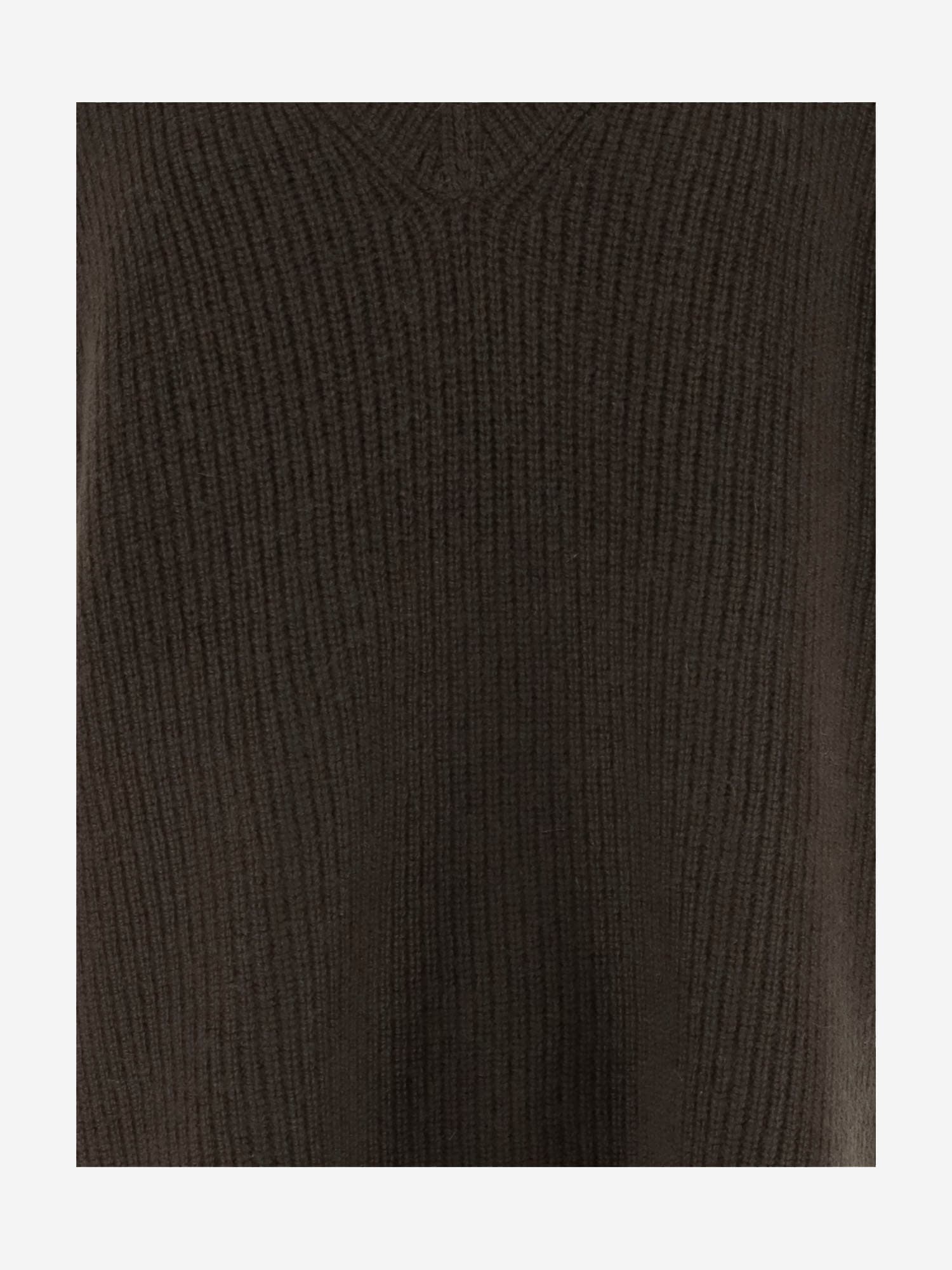 VINCE WOOL AND CASHMERE VEST 