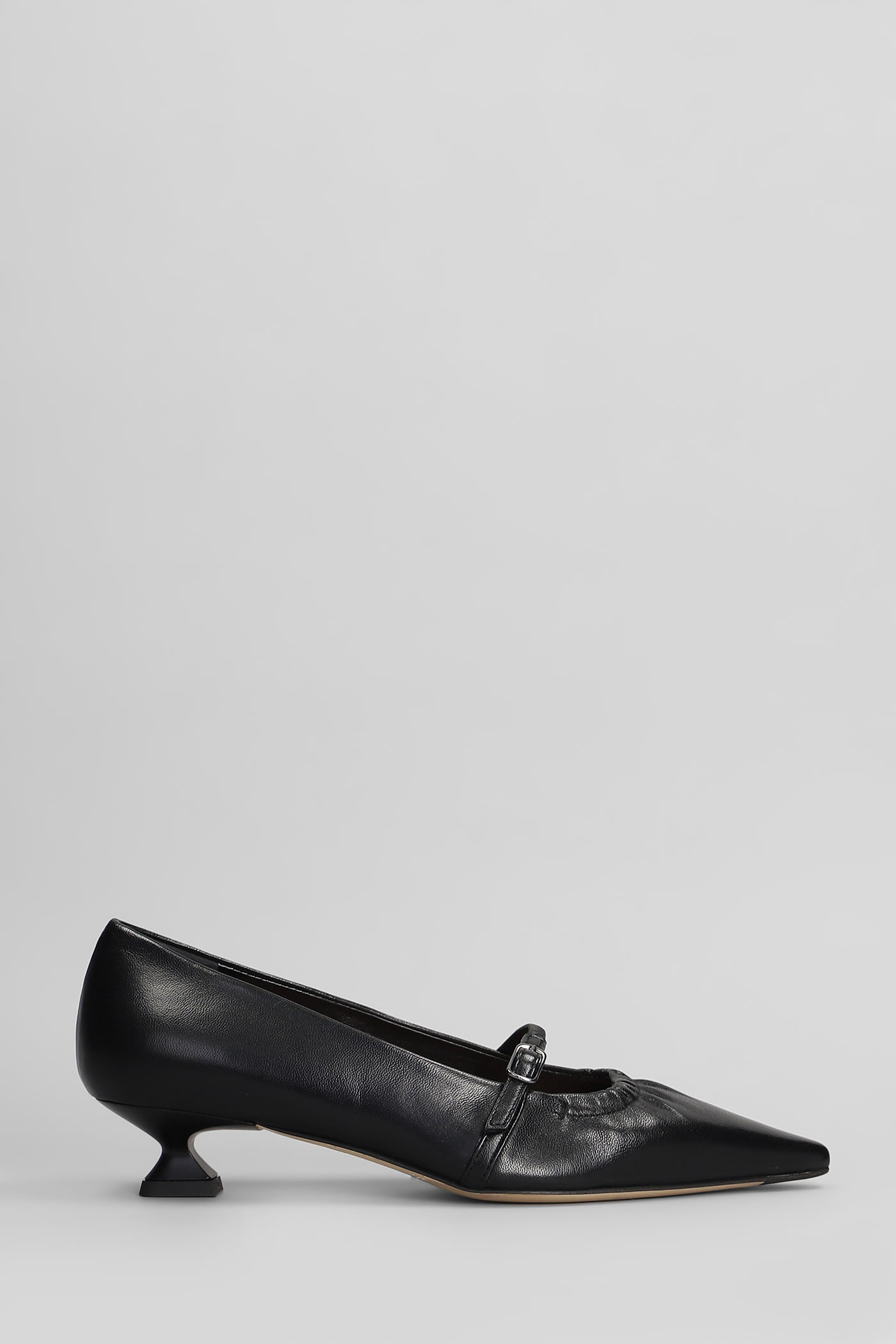Pumps In Black Leather
