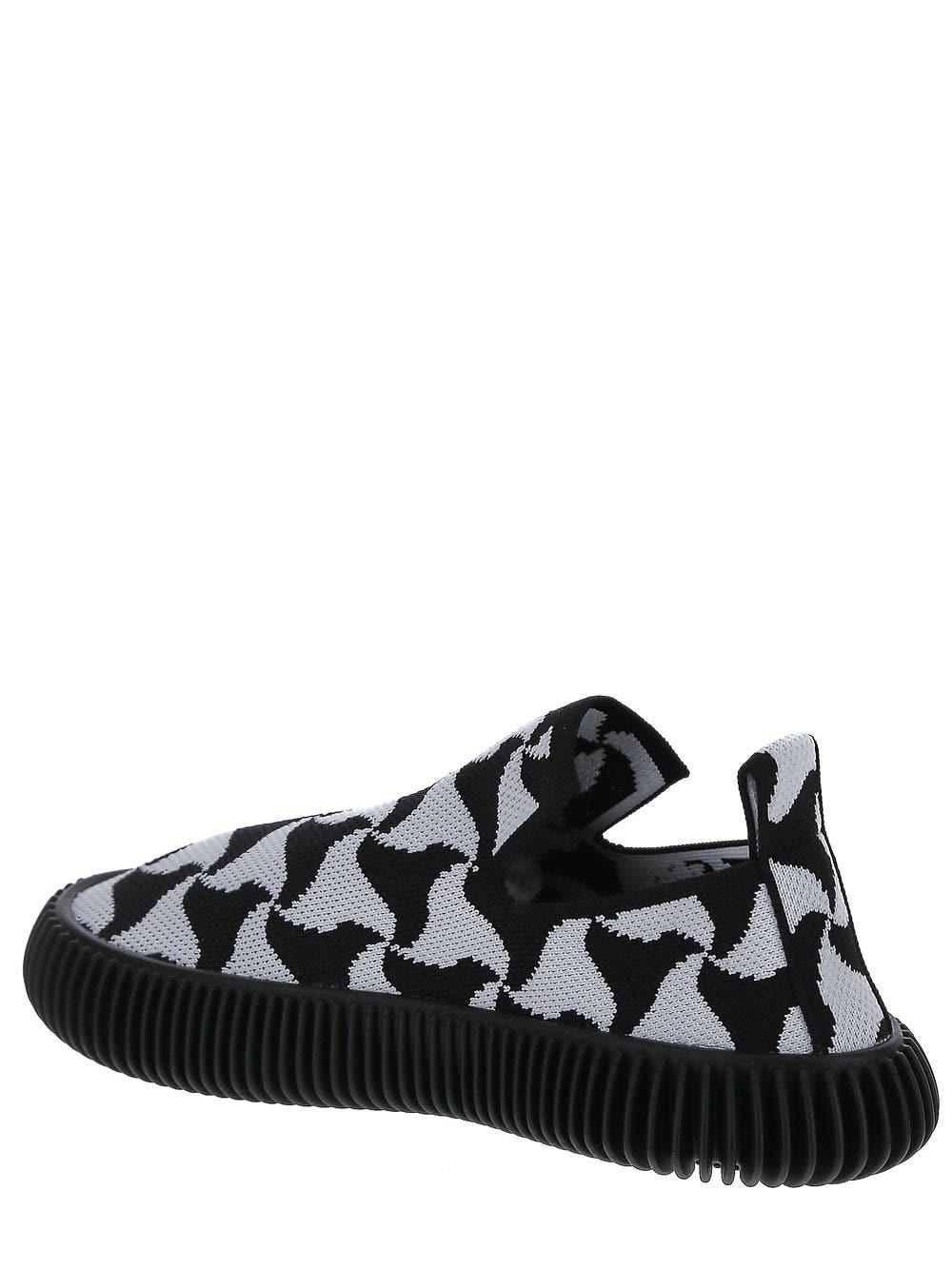 Bottega Veneta Ripple Wave Patter Slip-on Sneakers In Black
