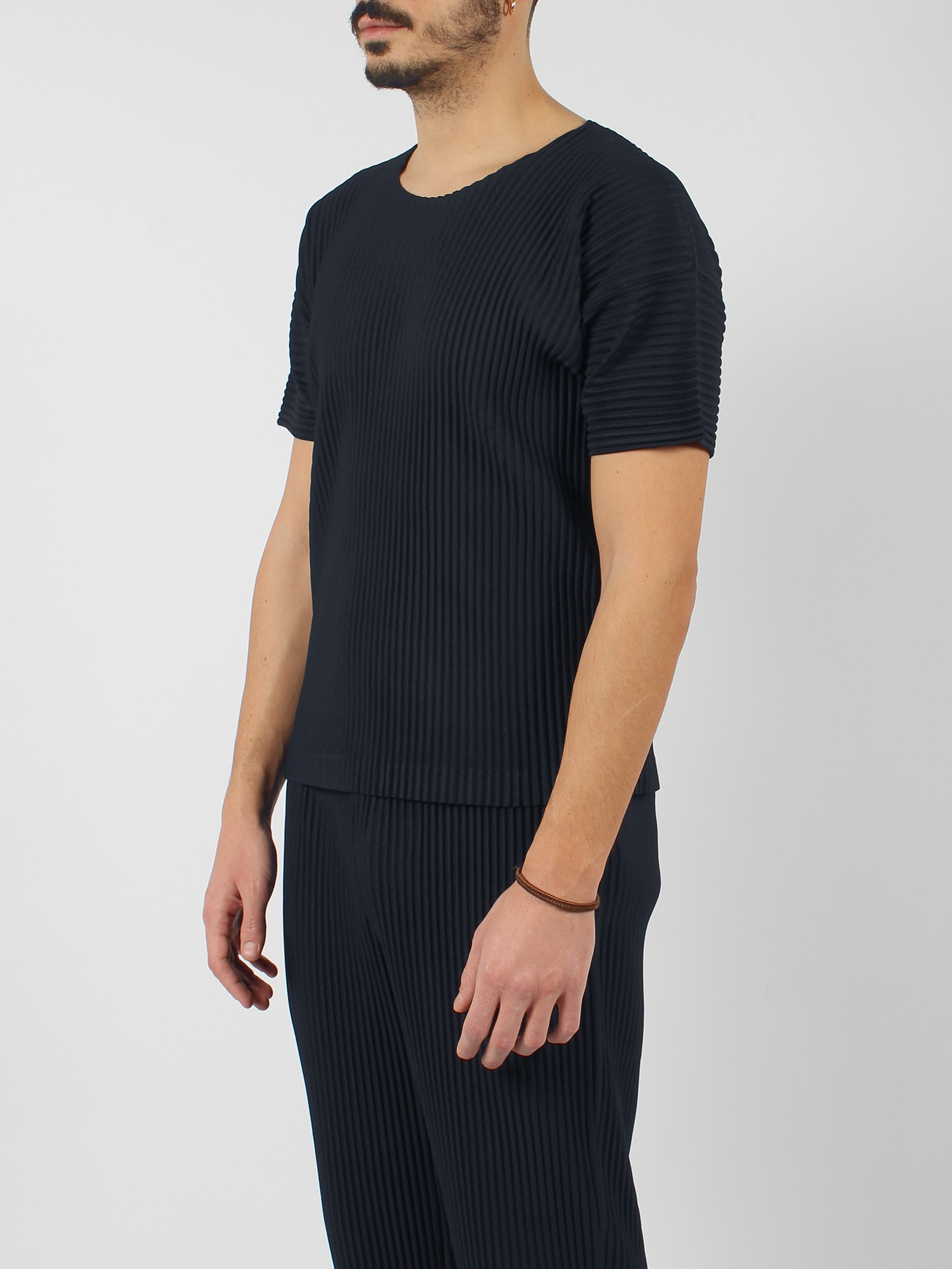 Shop Issey Miyake Basic Pleated T-shirt In Blue