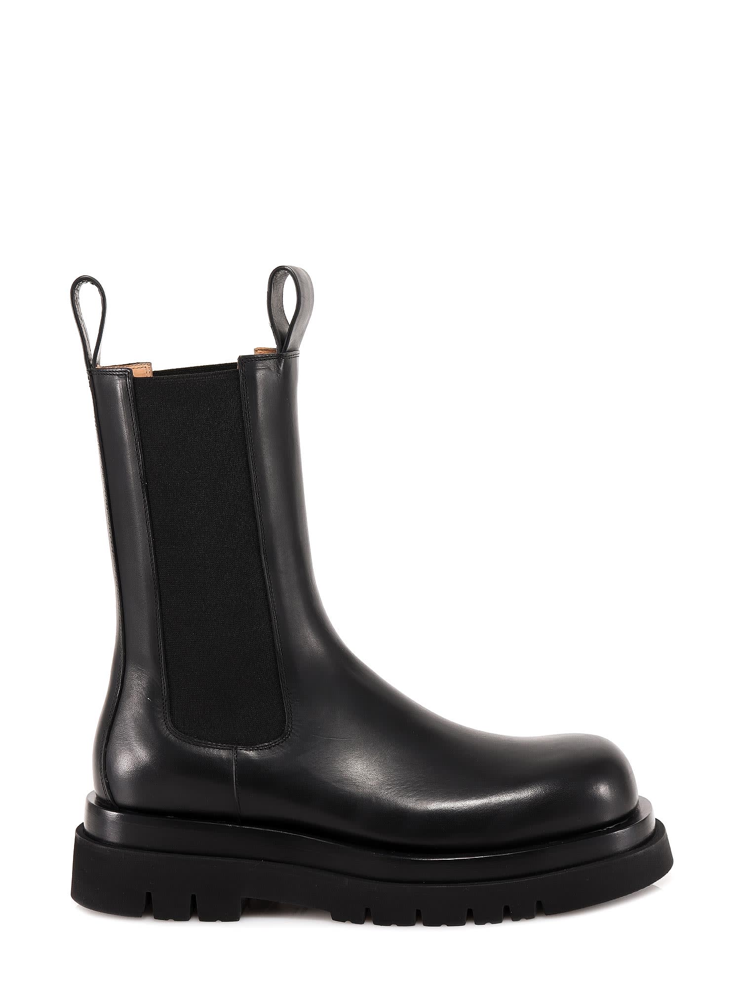 Bottega Veneta Men's Leather Chelsea Lug-sole Boots In Black
