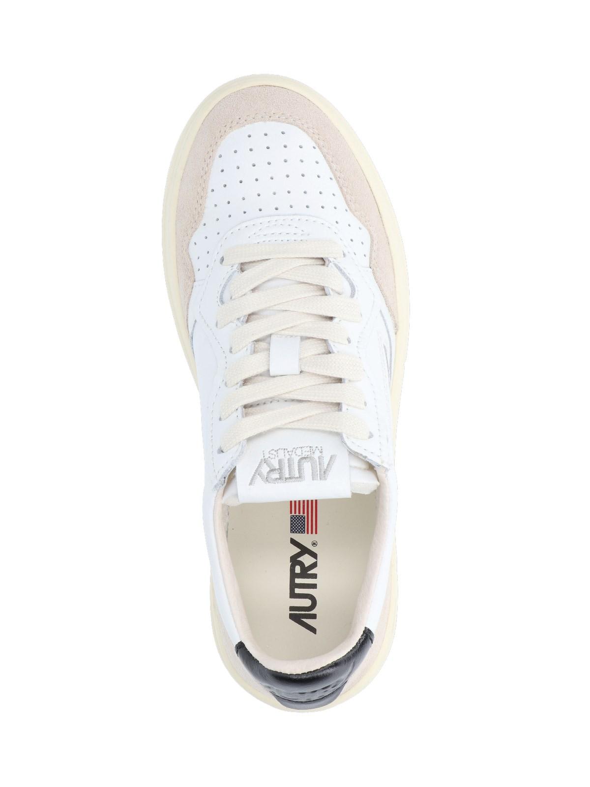 Shop Autry Low Medalist 01 Sneakers In White