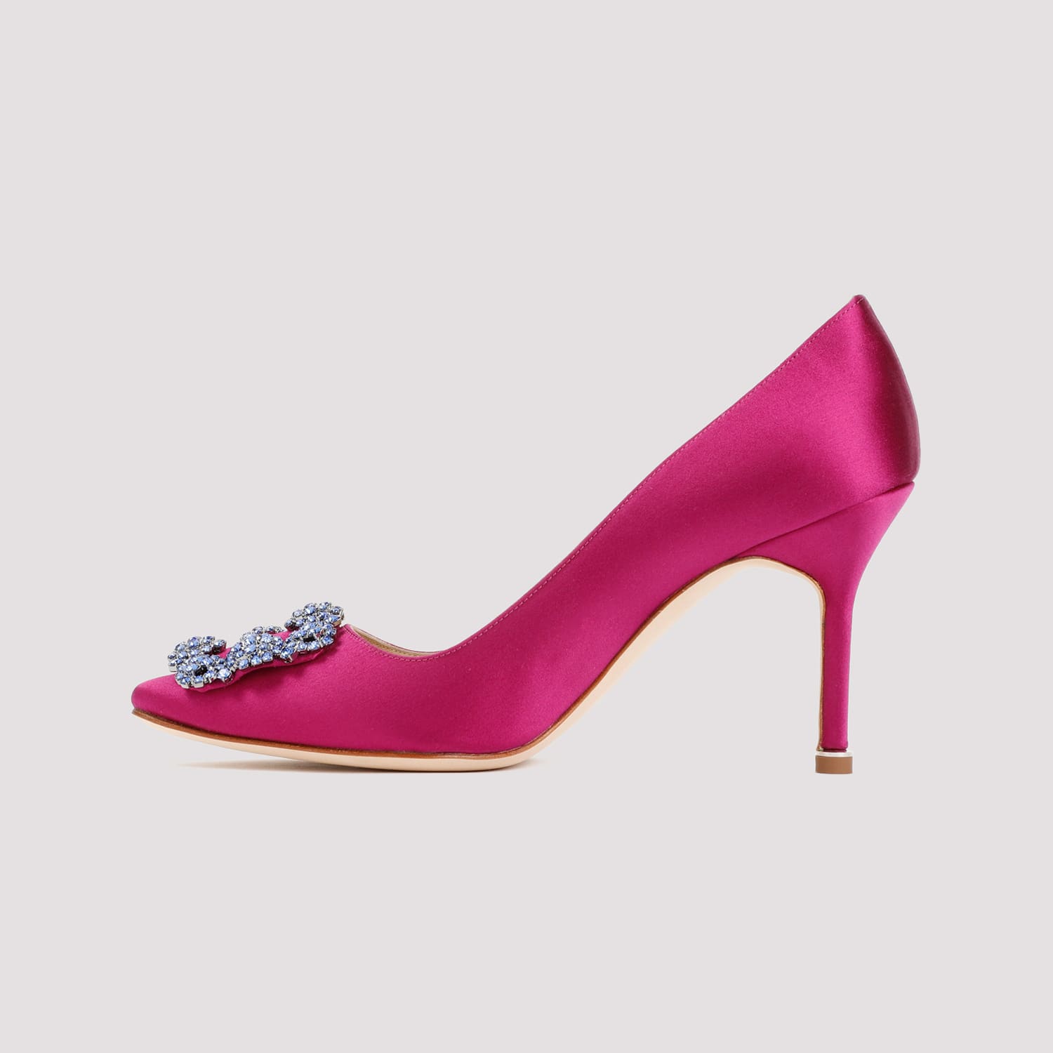 Shop Manolo Blahnik Hangisi 090 Pump In Dpnk