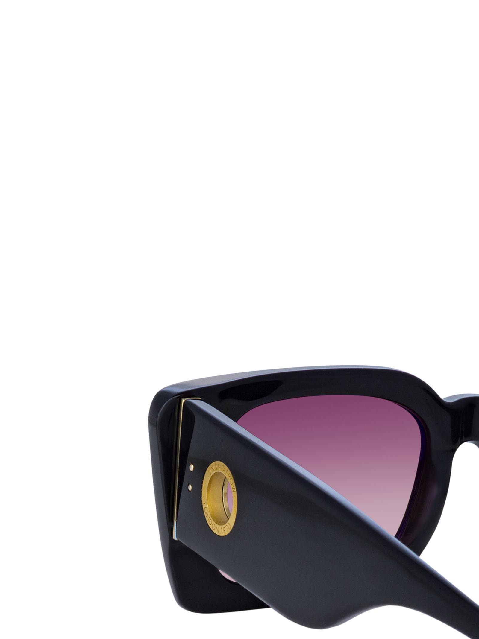 Shop Linda Farrow Lfl1297 Black / Yellow Gold Sunglasses