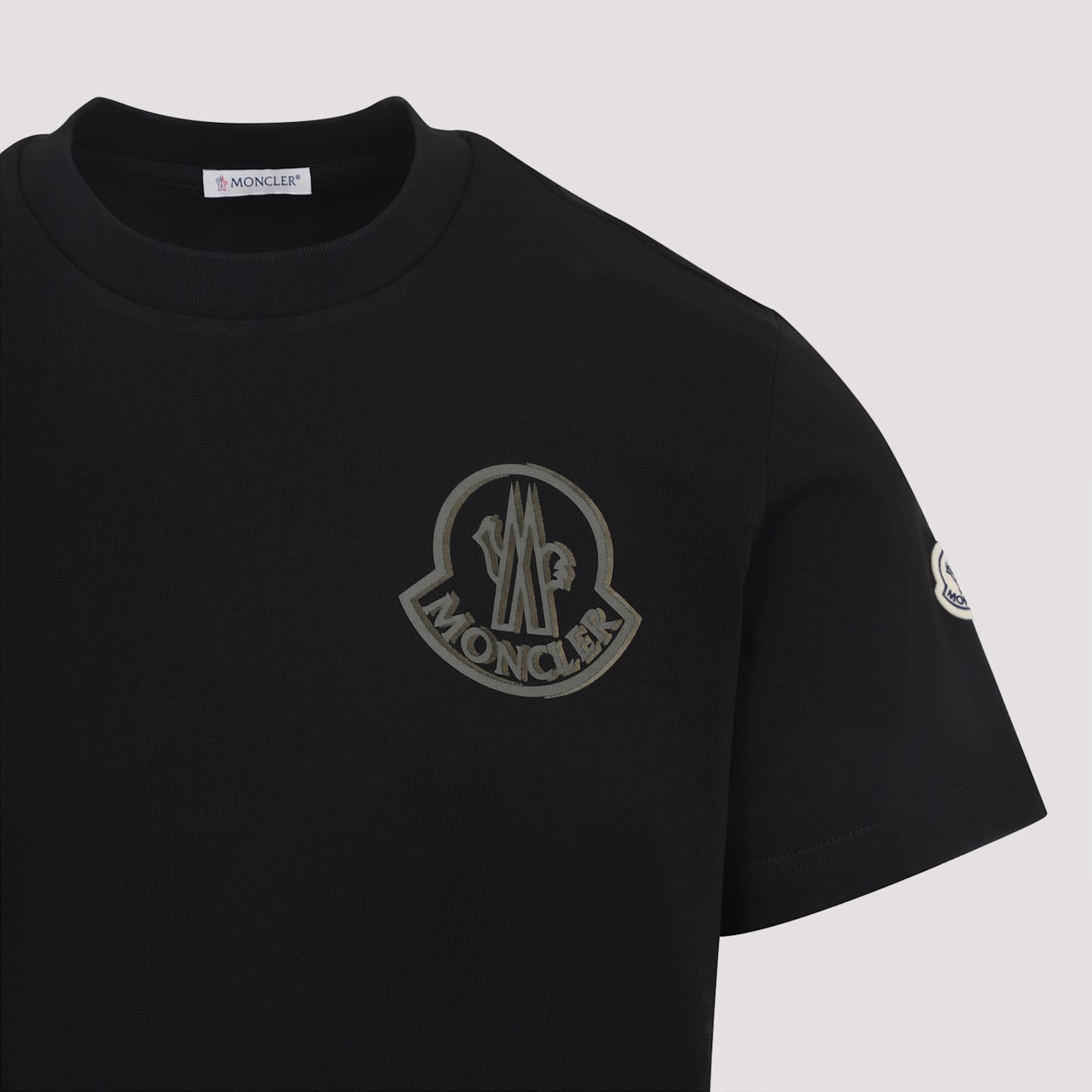 Moncler Logo Embroidered Crew Neck T-shirt Patch In Black