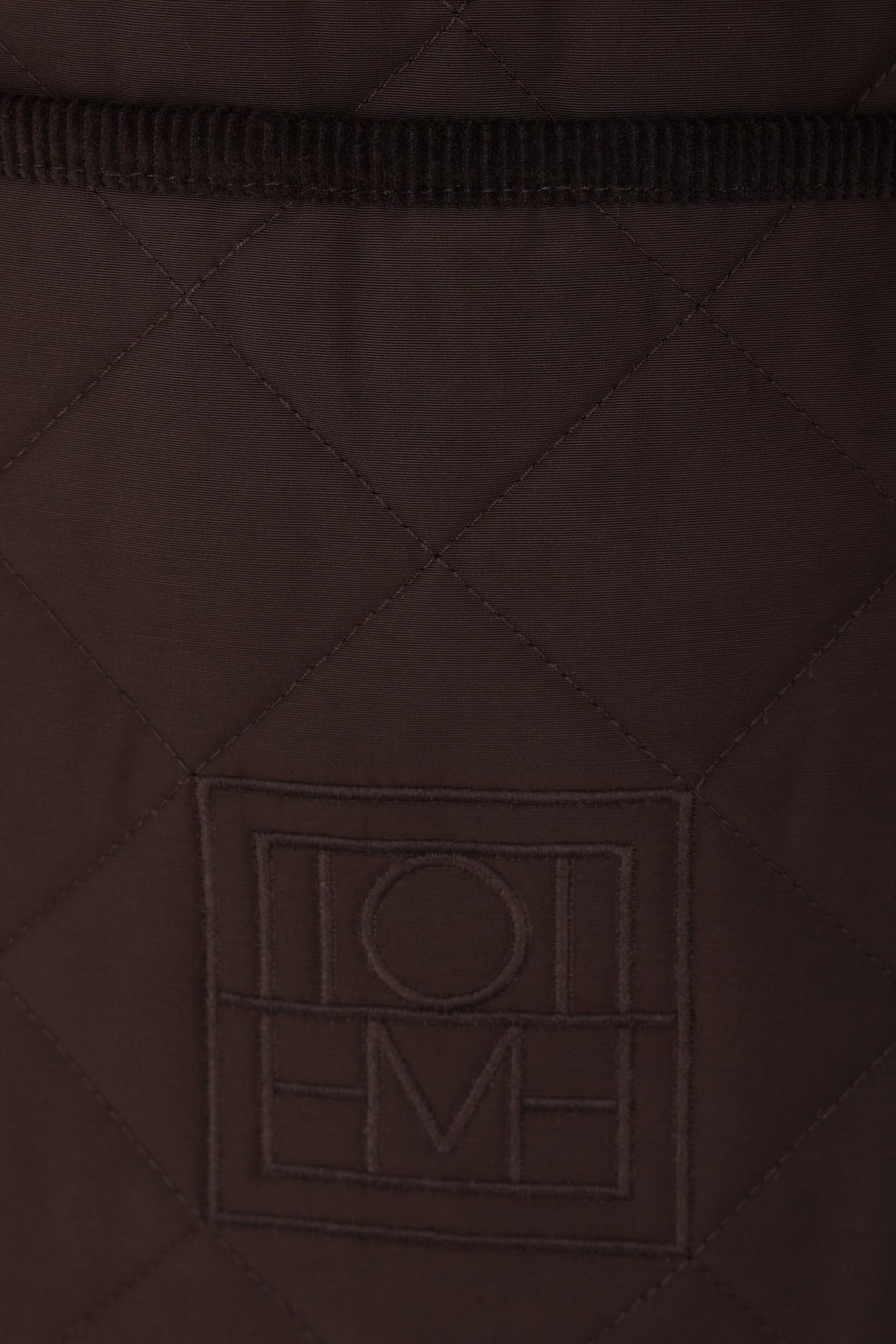 Totême Nylon Quilted Jacket In Nero