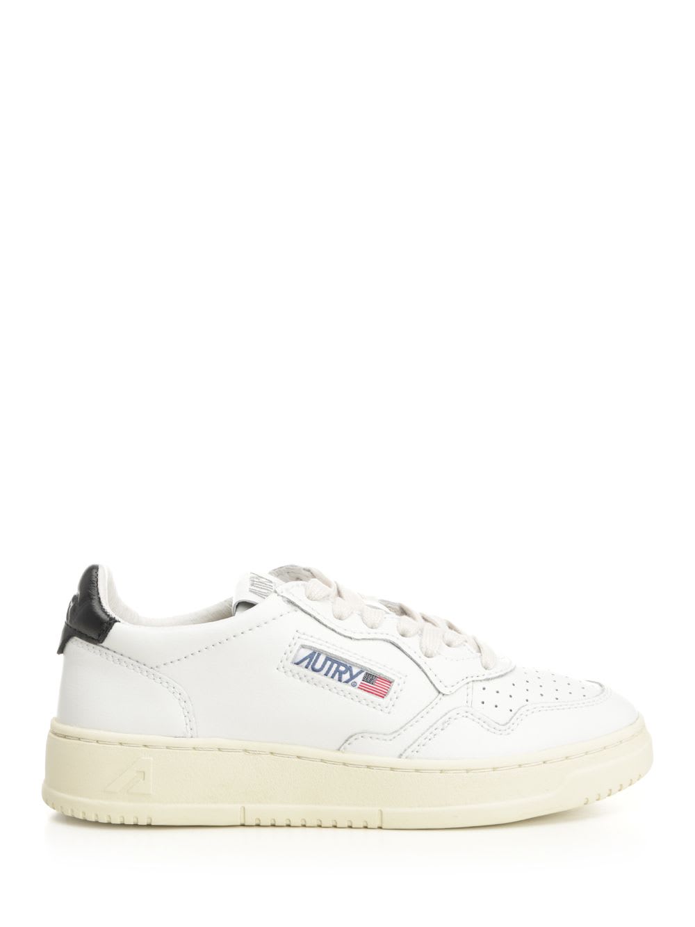 Autry Medalist Low Sneaker With Contrast Heel Tab In White