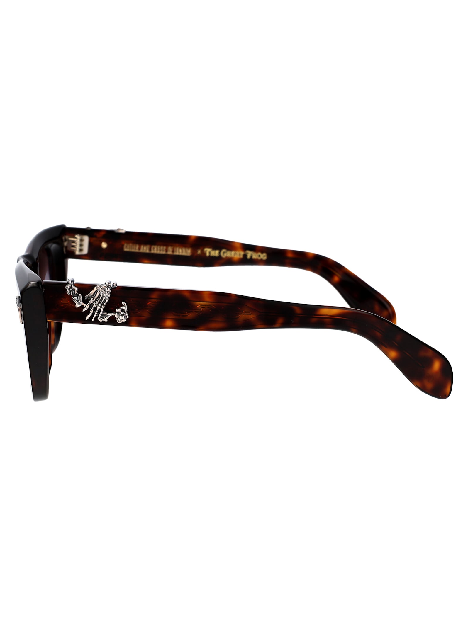 Shop Cutler And Gross The Great Frog - 008 Sunglasses In 02 Dark Turtle
